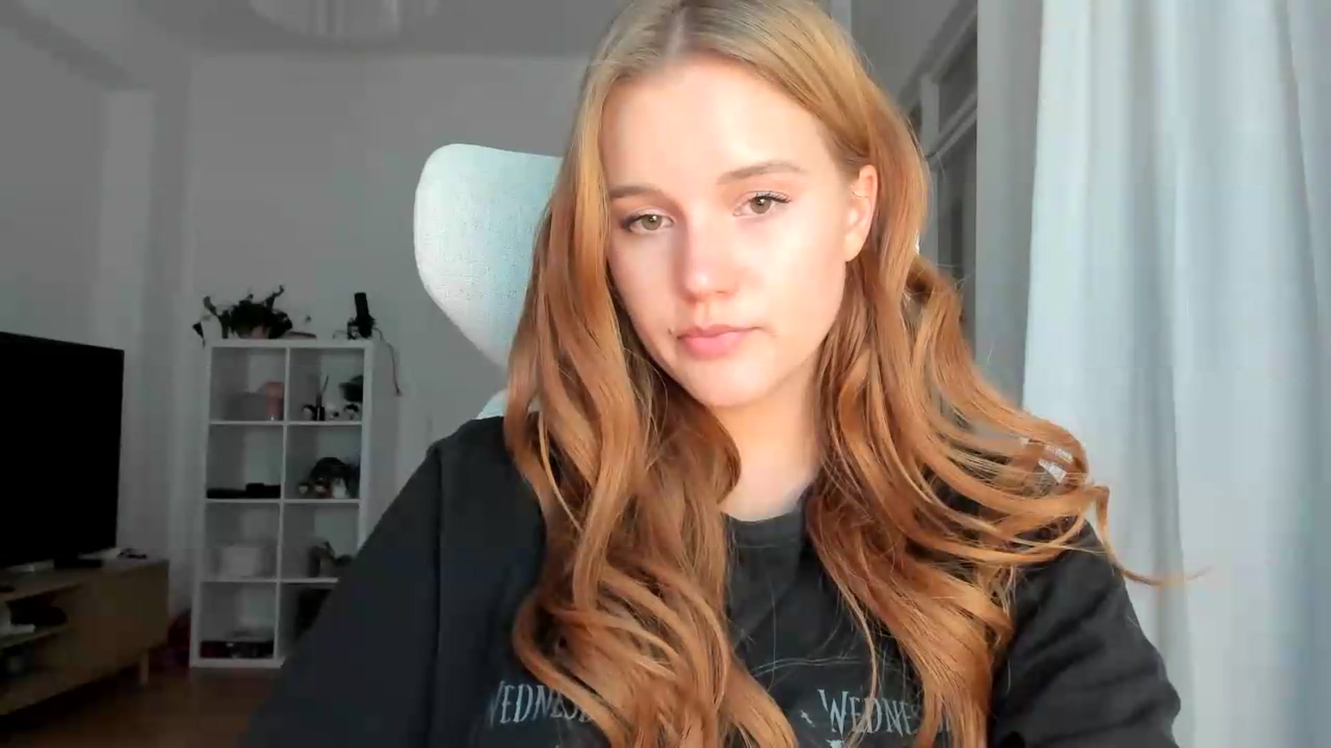 Gallery image thumbnail from Lia_lisia's myfreecams stream on, 08/13/2026, 18:05 image 18 of 20