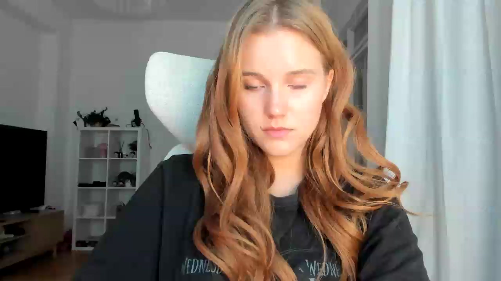 Gallery image thumbnail from Lia_lisia's myfreecams stream on, 08/13/2026, 18:05 image 17 of 20