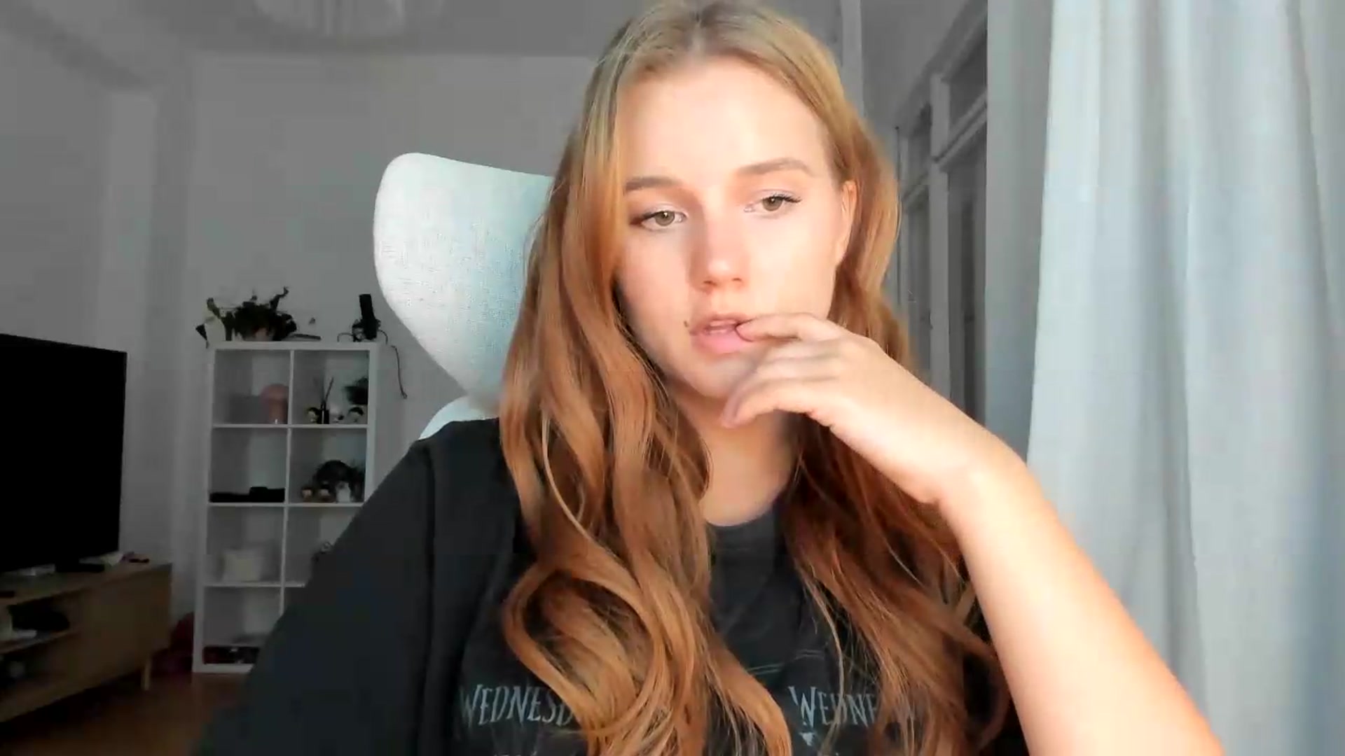 Gallery image thumbnail from Lia_lisia's myfreecams stream on, 08/13/2026, 18:05 image 6 of 20