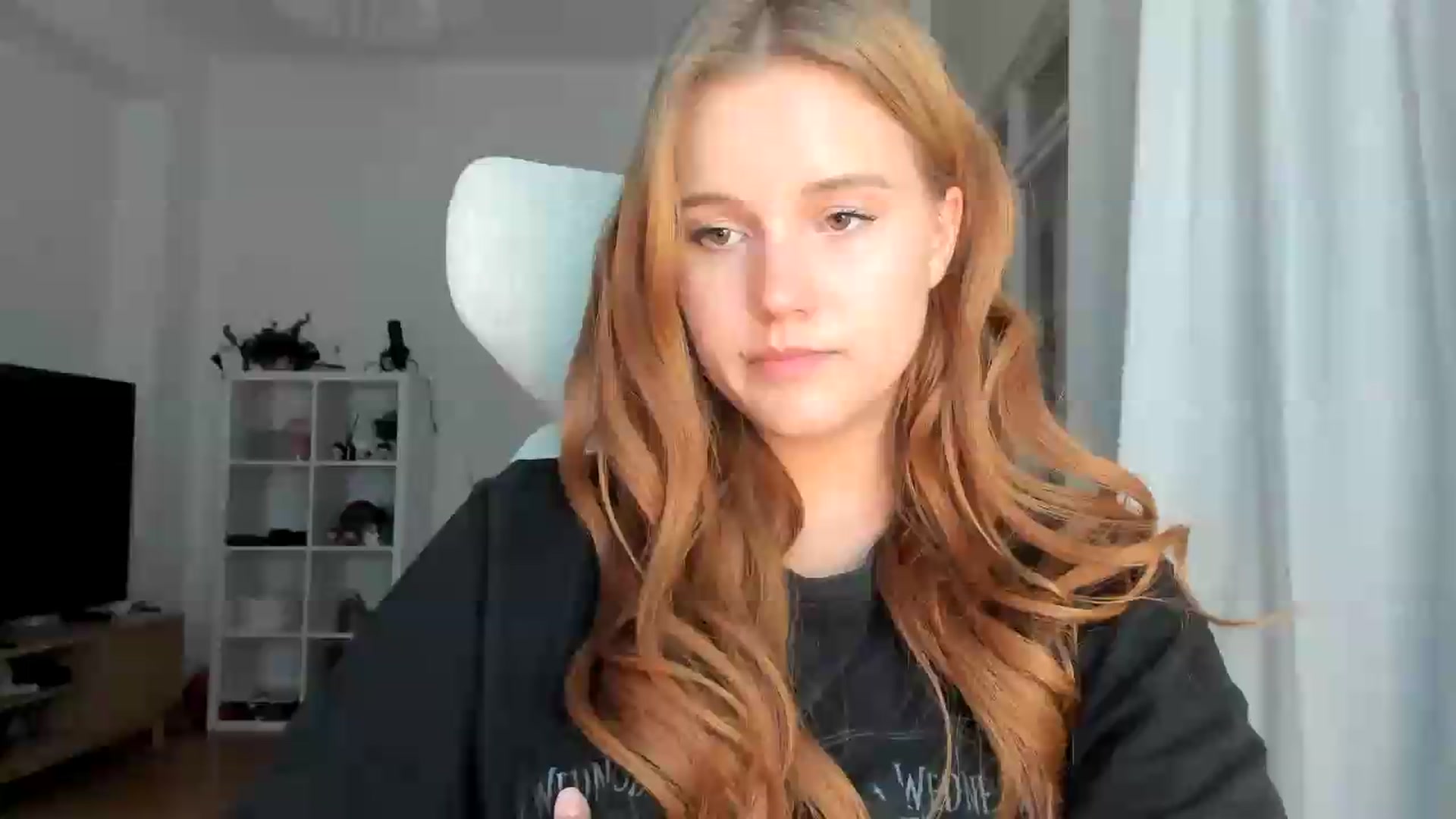 Gallery image thumbnail from Lia_lisia's myfreecams stream on, 08/13/2026, 18:05 image 19 of 20
