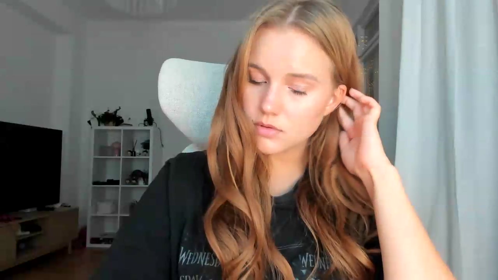 Gallery image thumbnail from Lia_lisia's myfreecams stream on, 08/13/2026, 18:05 image 4 of 20