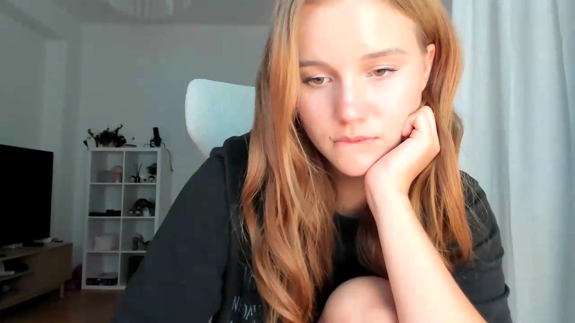 Gallery image thumbnail from Lia_lisia's myfreecams stream on, 08/13/2026, 18:41 image 10 of 20