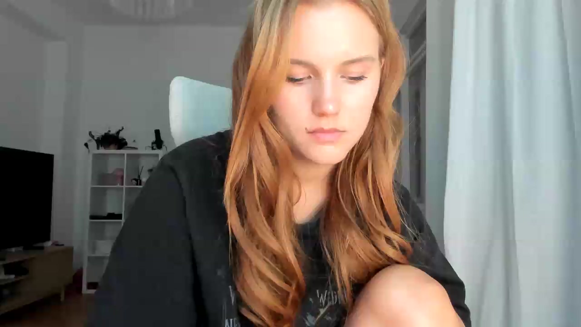Gallery image thumbnail from Lia_lisia's myfreecams stream on, 08/13/2026, 18:41 image 1 of 20
