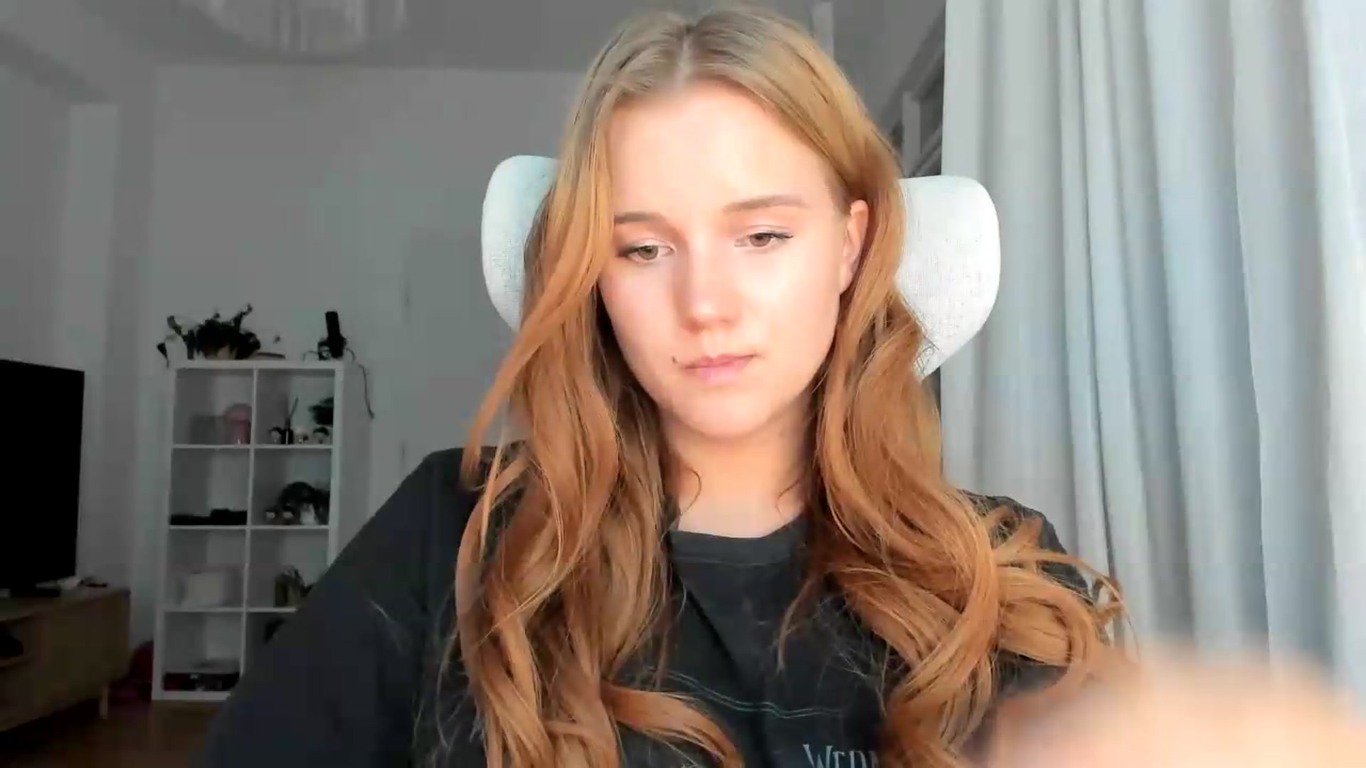 Gallery image thumbnail from Lia_lisia's myfreecams stream on, 08/13/2026, 19:47 image 11 of 20