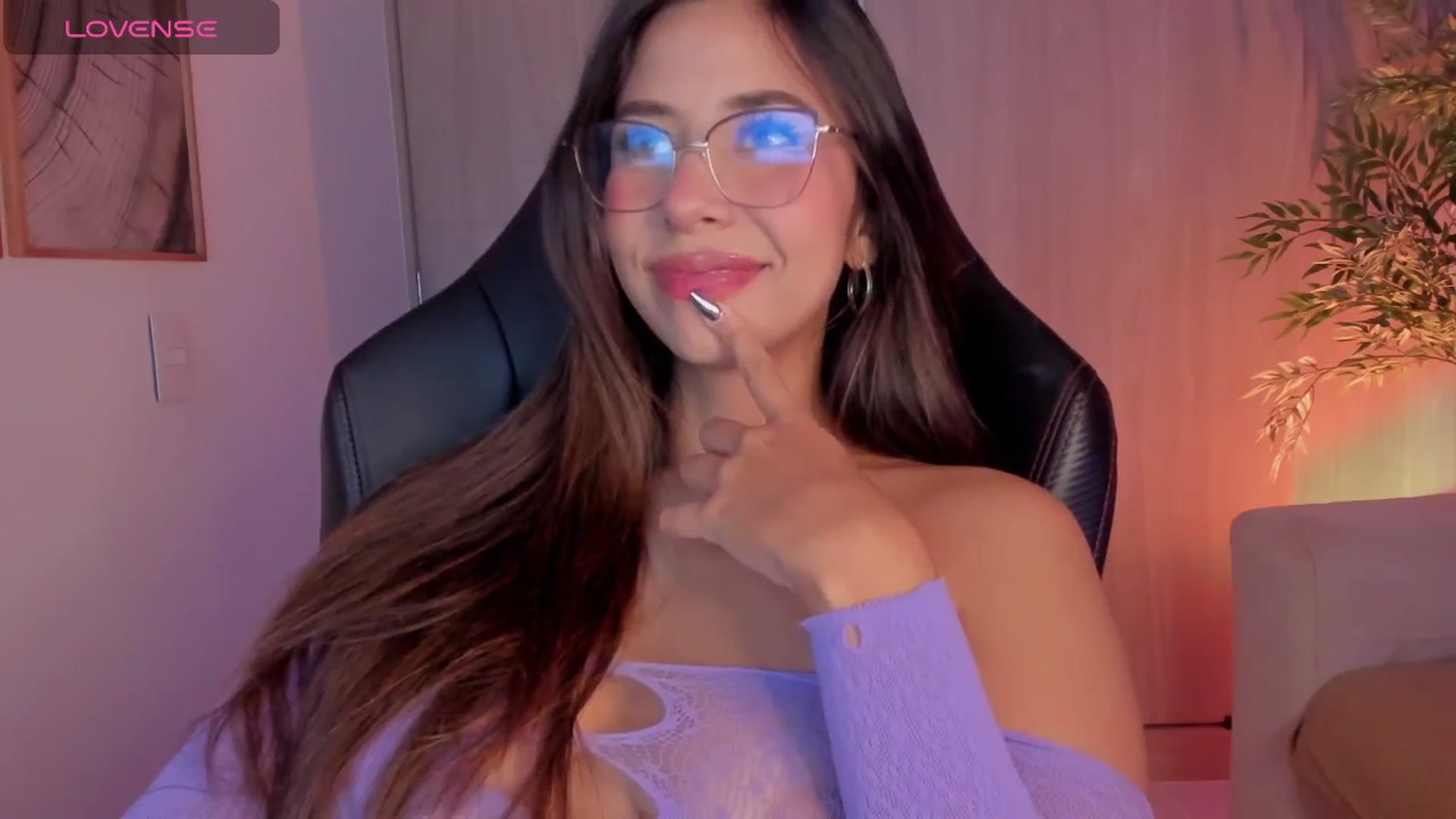 Gallery image thumbnail from Liacromwell's myfreecams stream on, 07/03/2025, 23:18 image 18 of 20