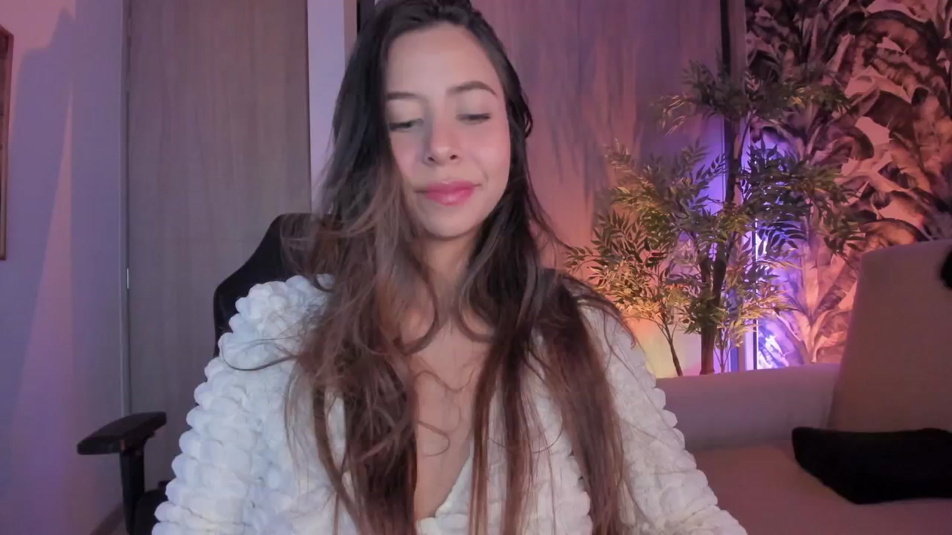 Gallery image thumbnail from Liacromwell's myfreecams stream on, 07/05/2025, 05:43 image 8 of 20