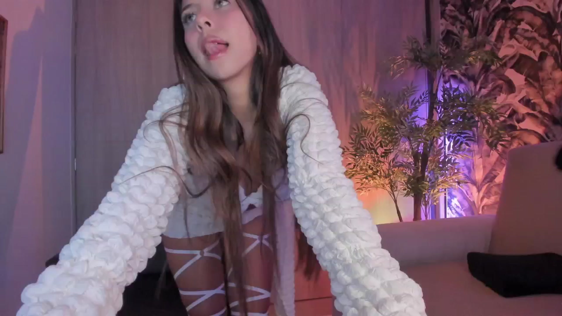 Gallery image thumbnail from Liacromwell's myfreecams stream on, 07/05/2025, 05:43 image 1 of 20