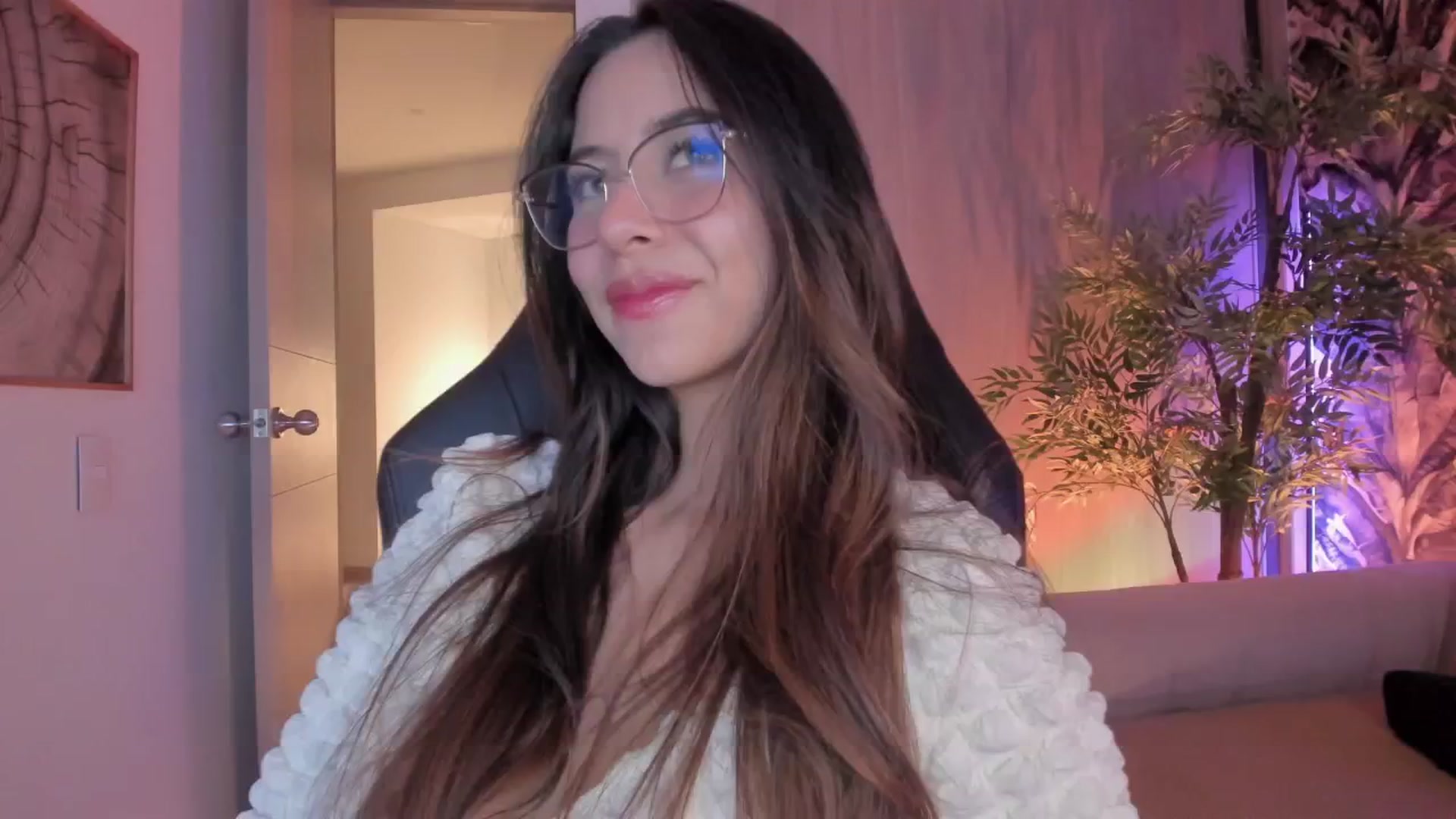 Gallery image thumbnail from Liacromwell's myfreecams stream on, 07/05/2025, 06:33 image 6 of 20