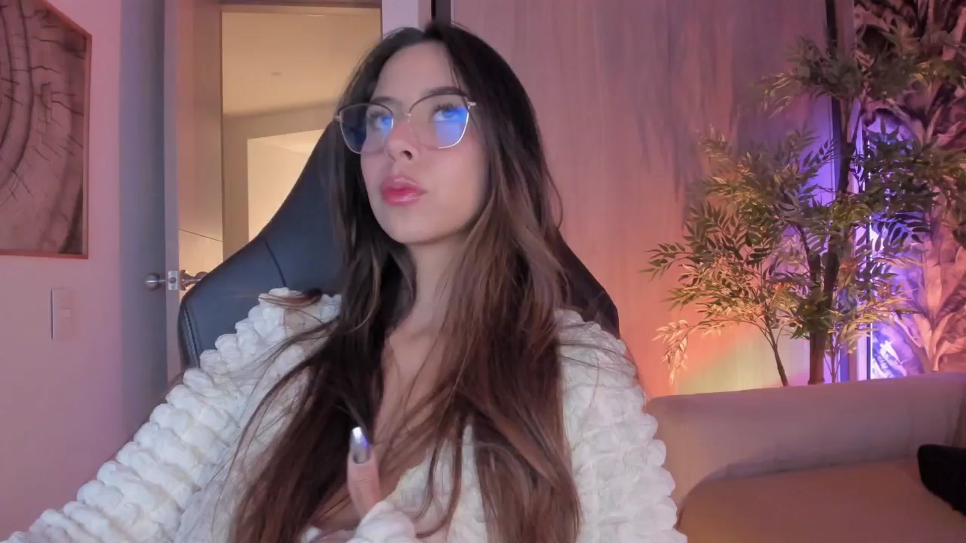 Gallery image thumbnail from Liacromwell's myfreecams stream on, 07/05/2025, 06:33 image 5 of 20