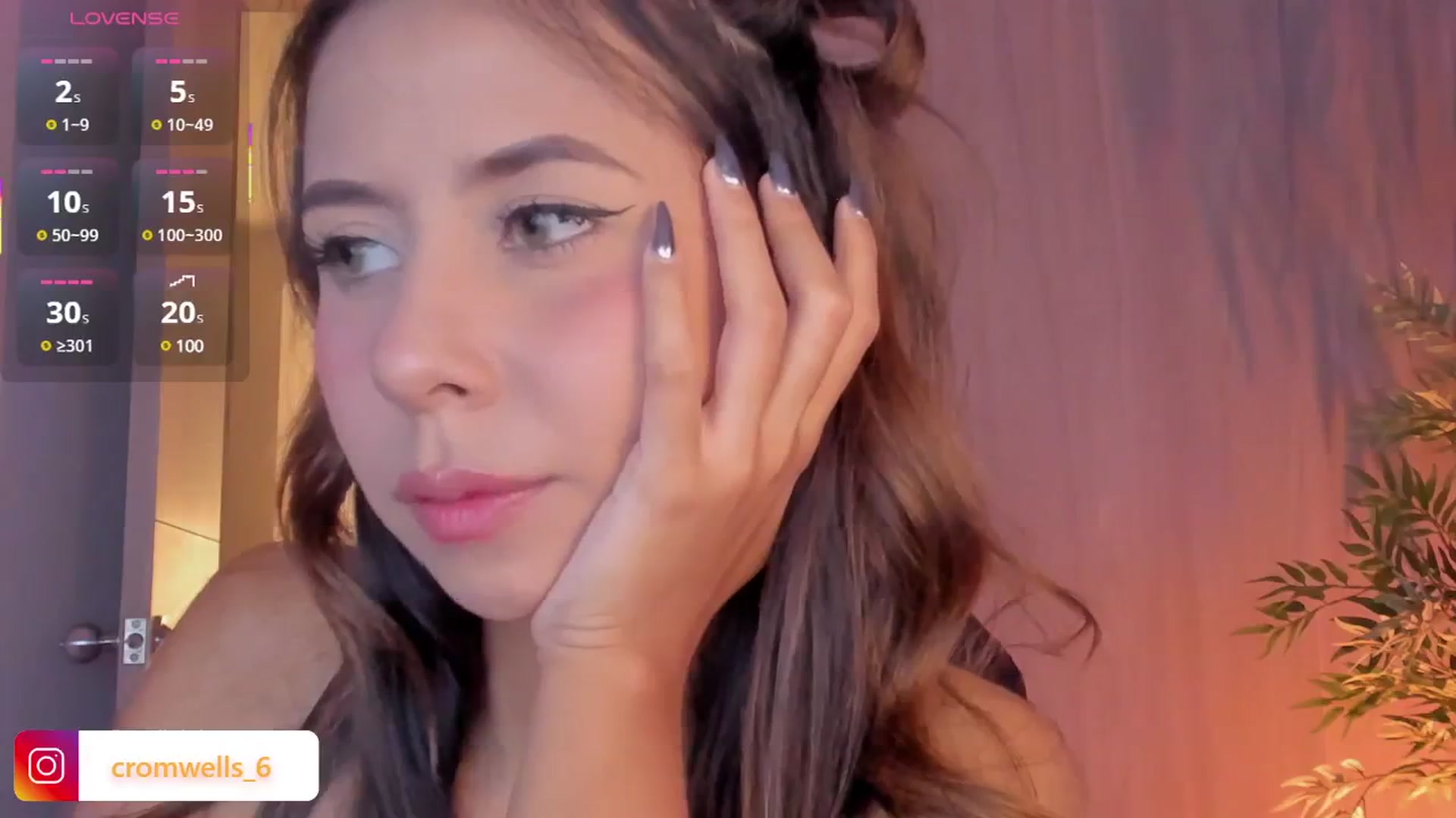 Gallery image thumbnail from Liacromwell's myfreecams stream on, 07/07/2025, 01:51 image 13 of 20