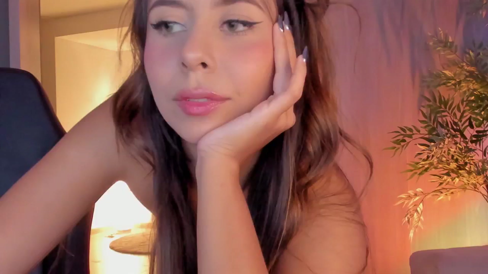 Gallery image thumbnail from Liacromwell's myfreecams stream on, 07/07/2025, 01:51 image 6 of 20