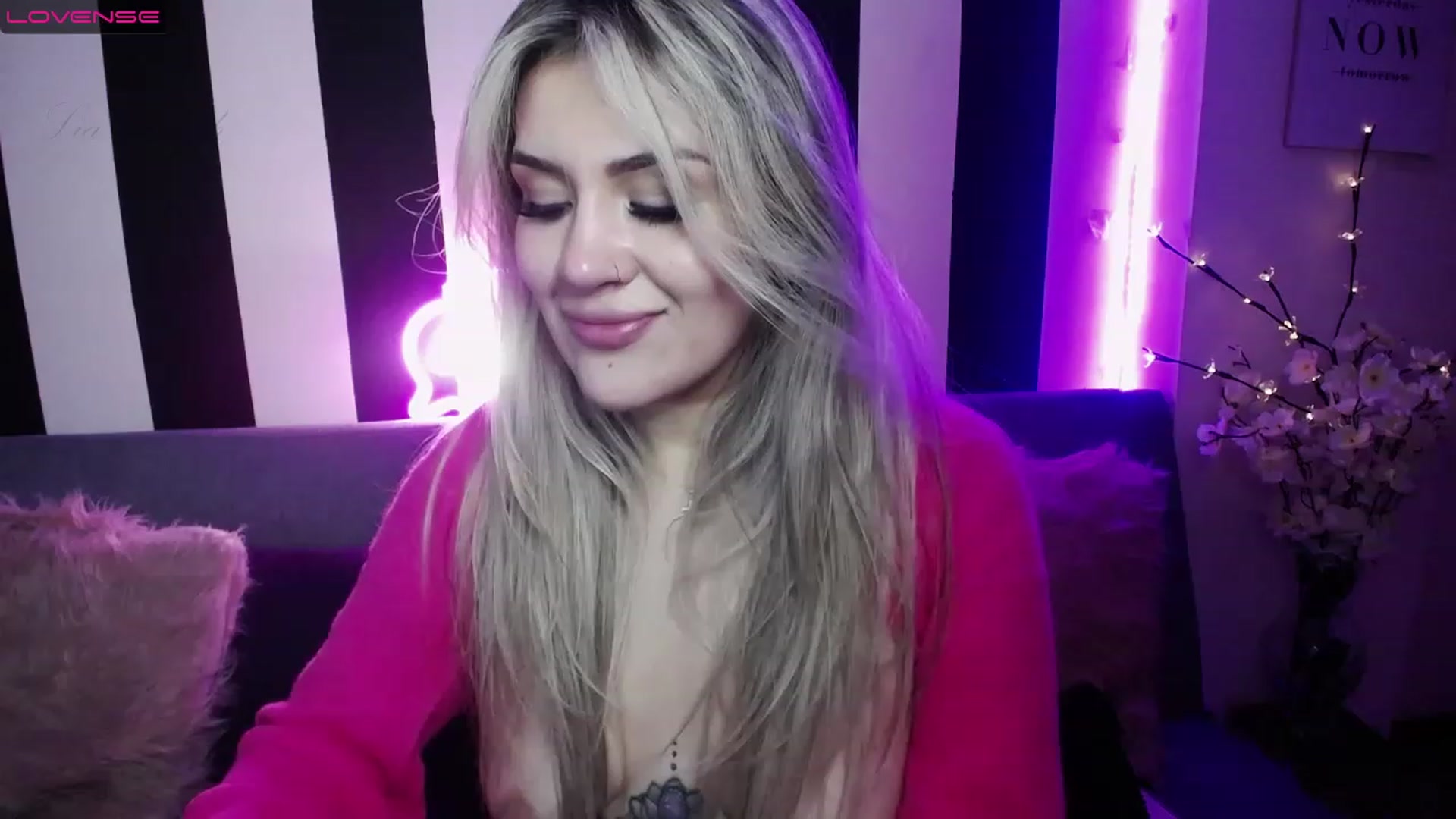 Gallery image thumbnail from Liasmithlatam's myfreecams stream on, 02/14/2023, 06:54 image 7 of 20