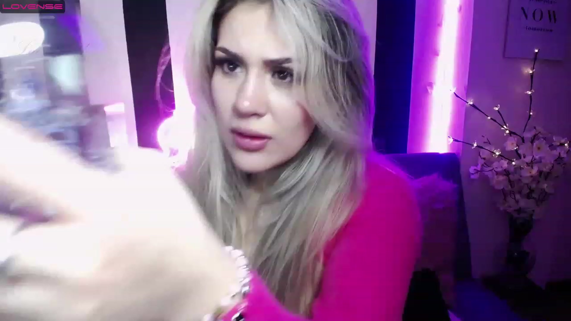 Gallery image thumbnail from Liasmithlatam's myfreecams stream on, 02/14/2023, 06:54 image 10 of 20