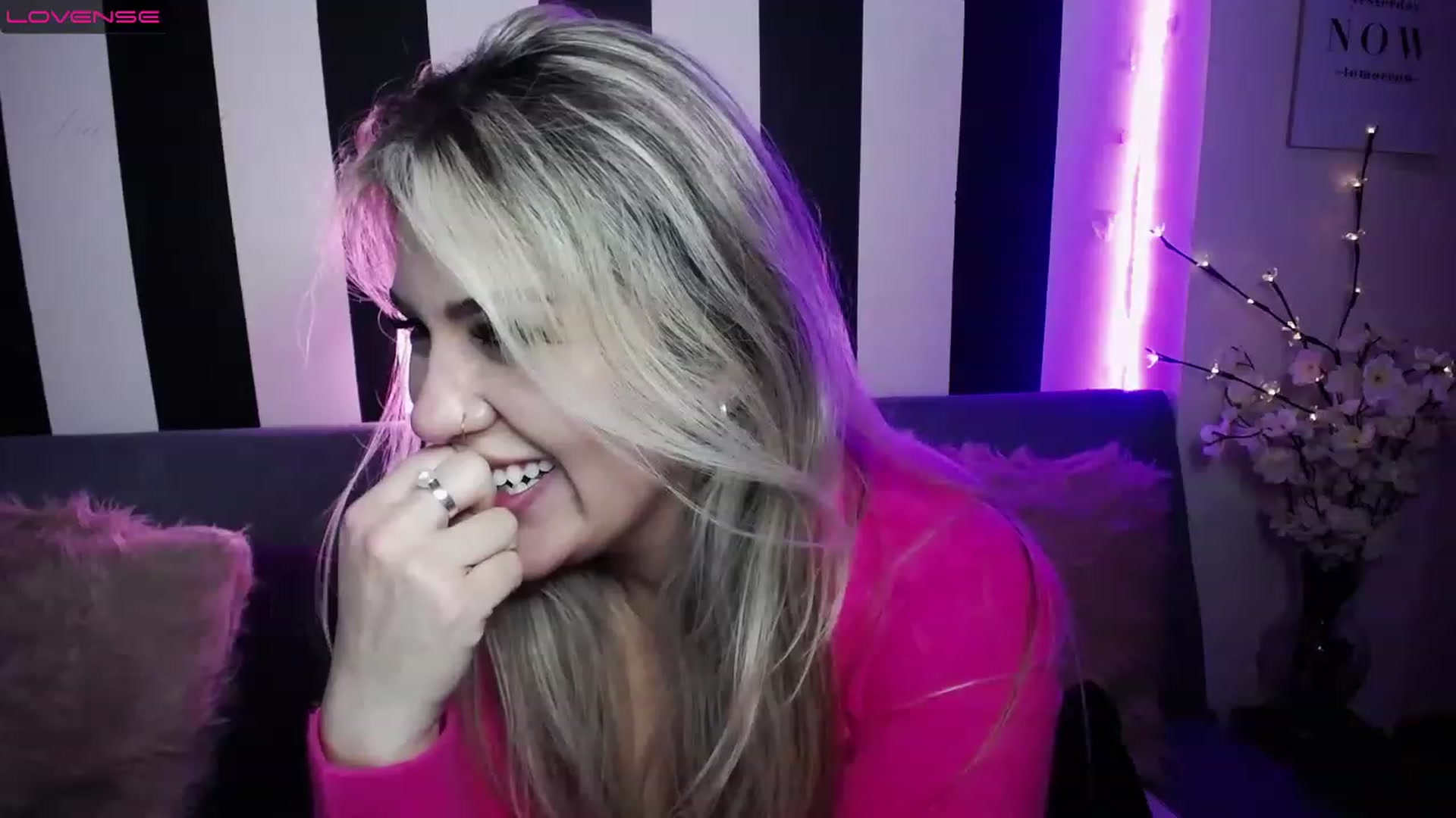 Gallery image thumbnail from Liasmithlatam's myfreecams stream on, 02/14/2023, 06:54 image 15 of 20
