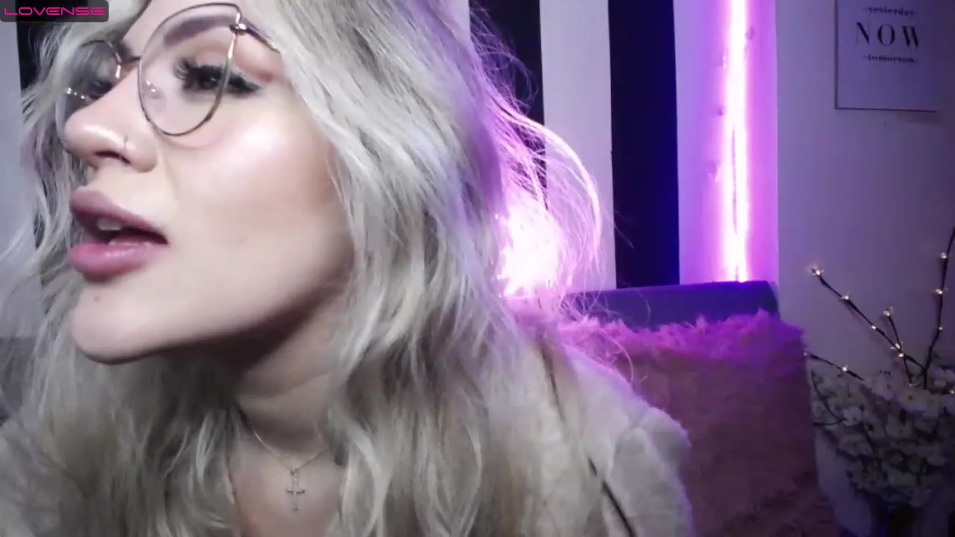 Gallery image thumbnail from Liasmithlatam's myfreecams stream on, 02/17/2023, 06:27 image 4 of 20
