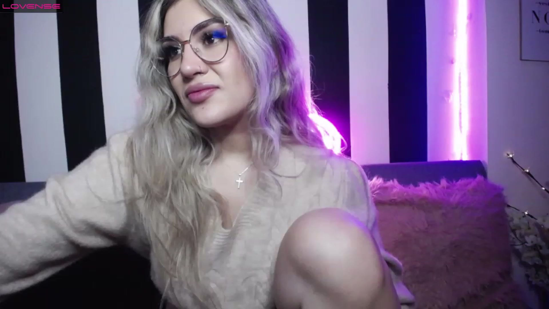 Gallery image thumbnail from Liasmithlatam's myfreecams stream on, 02/17/2023, 06:27 image 2 of 20