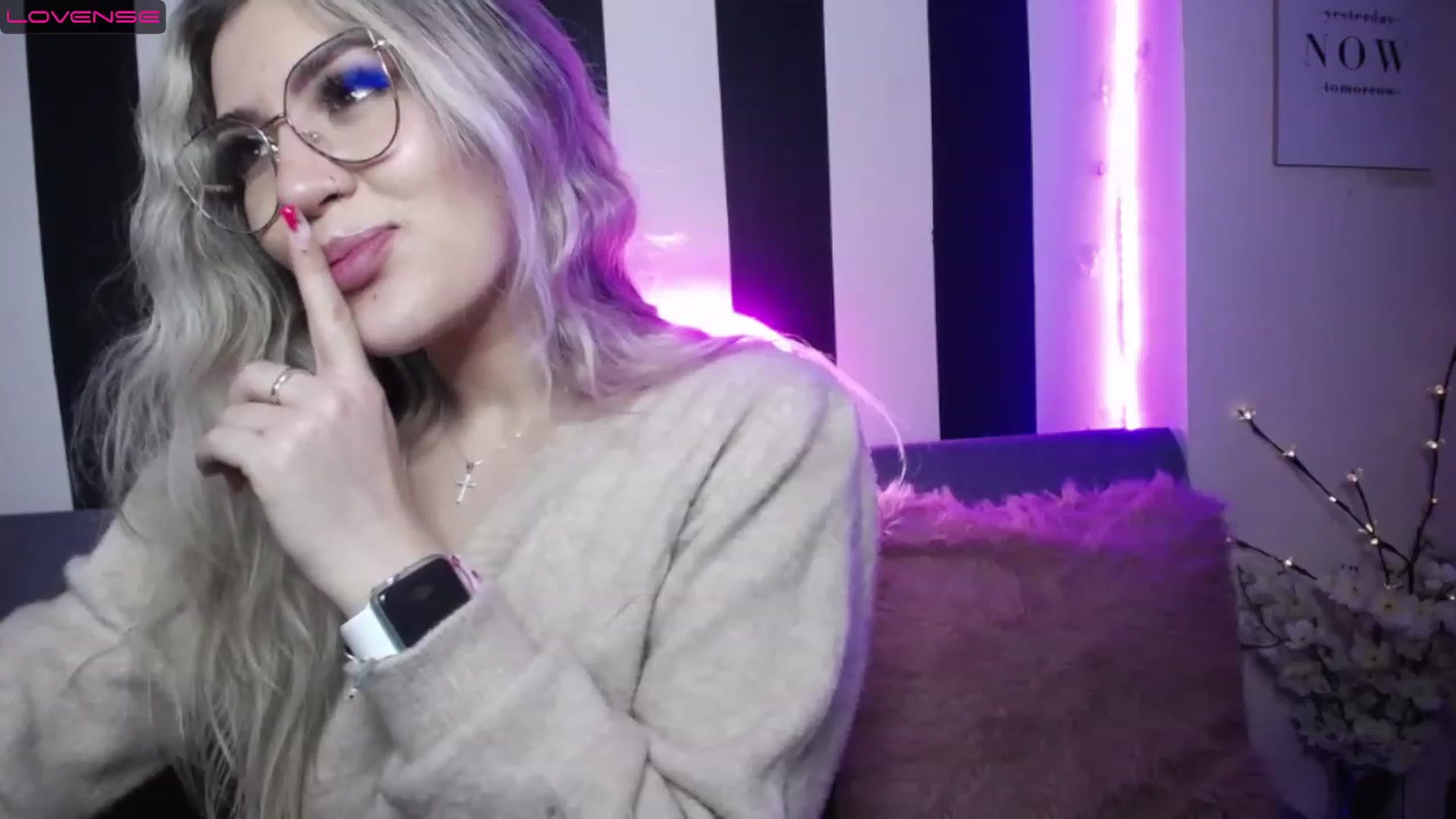 Gallery image thumbnail from Liasmithlatam's myfreecams stream on, 02/17/2023, 06:27 image 7 of 20