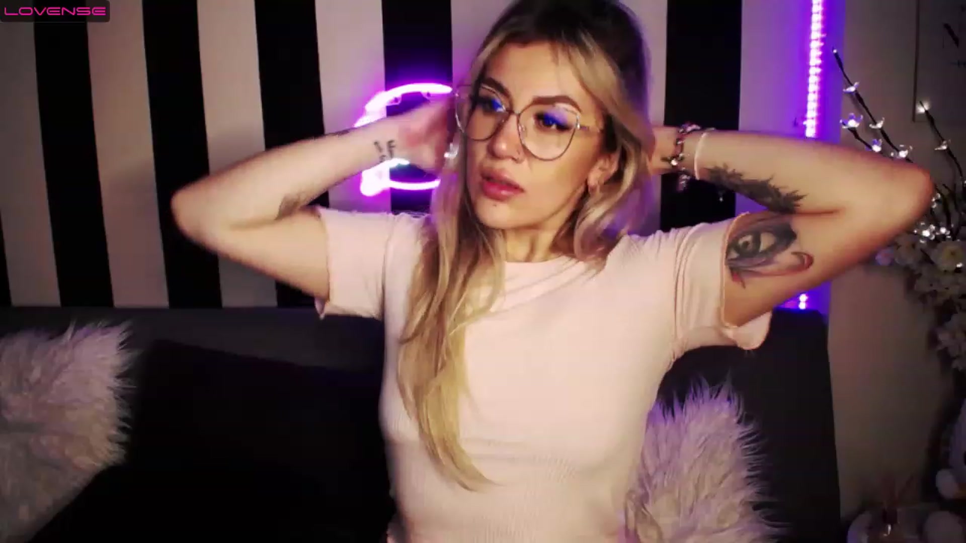 Gallery image thumbnail from Liasmithlatam's myfreecams stream on, 03/15/2023, 05:18 image 12 of 20