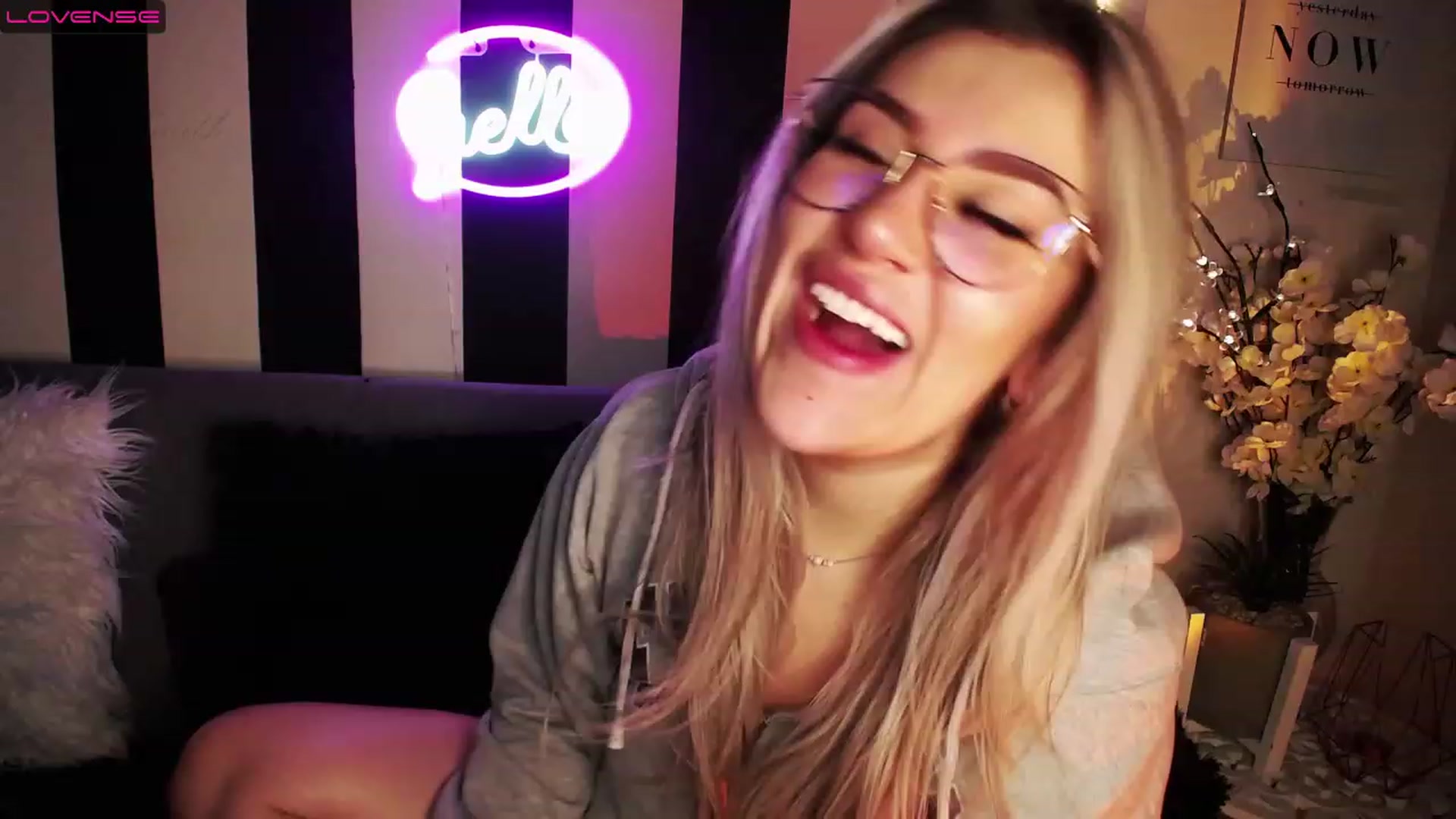 Gallery image thumbnail from Liasmithlatam's myfreecams stream on, 03/21/2023, 07:03 image 20 of 20