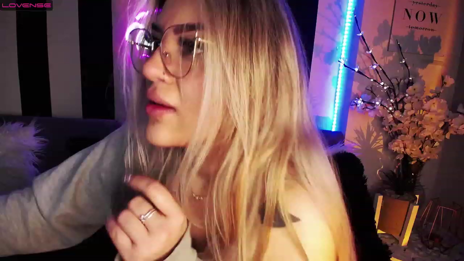 Gallery image thumbnail from Liasmithlatam's myfreecams stream on, 03/21/2023, 07:19 image 16 of 20