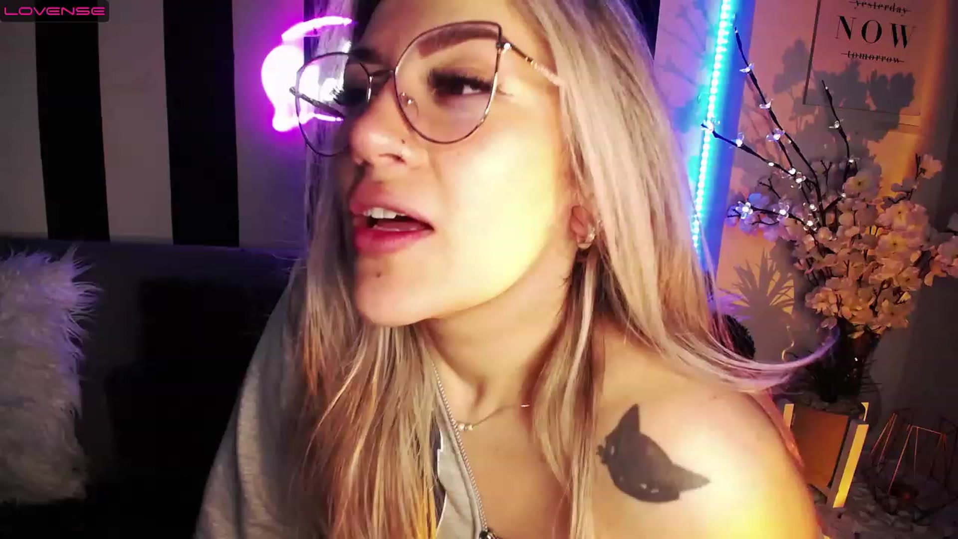 Gallery image thumbnail from Liasmithlatam's myfreecams stream on, 03/21/2023, 07:19 image 3 of 20