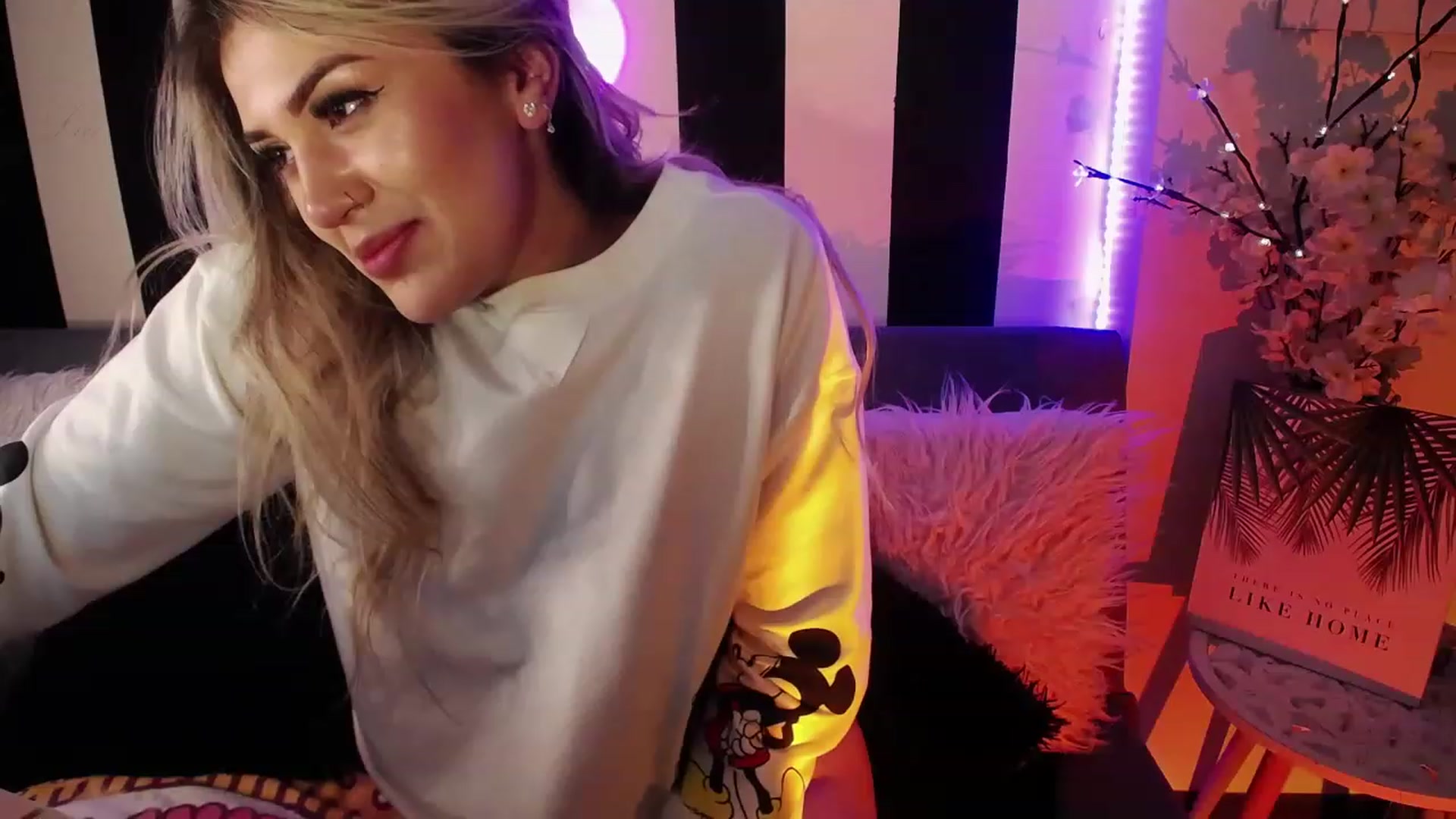 Gallery image thumbnail from Liasmithlatam's myfreecams stream on, 04/13/2023, 06:16 image 1 of 20