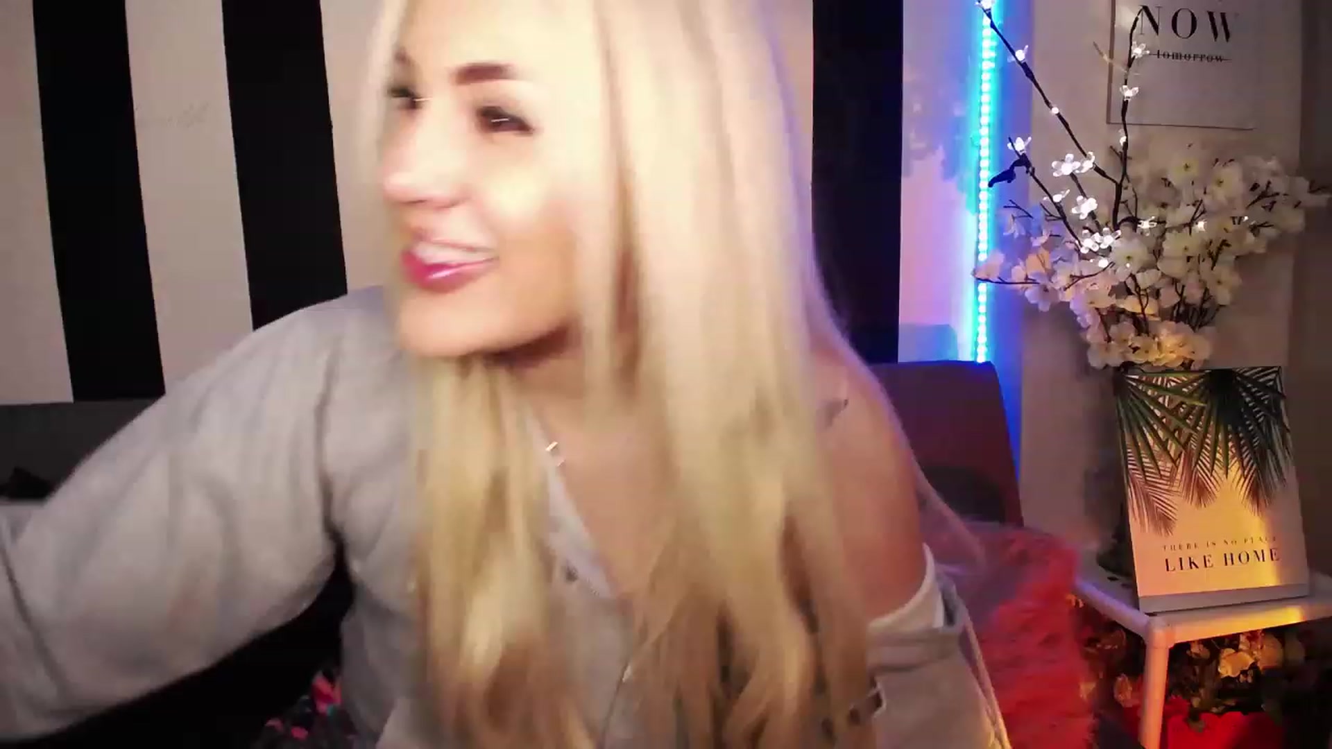 Gallery image thumbnail from Liasmithlatam's myfreecams stream on, 06/05/2023, 04:45 image 10 of 20