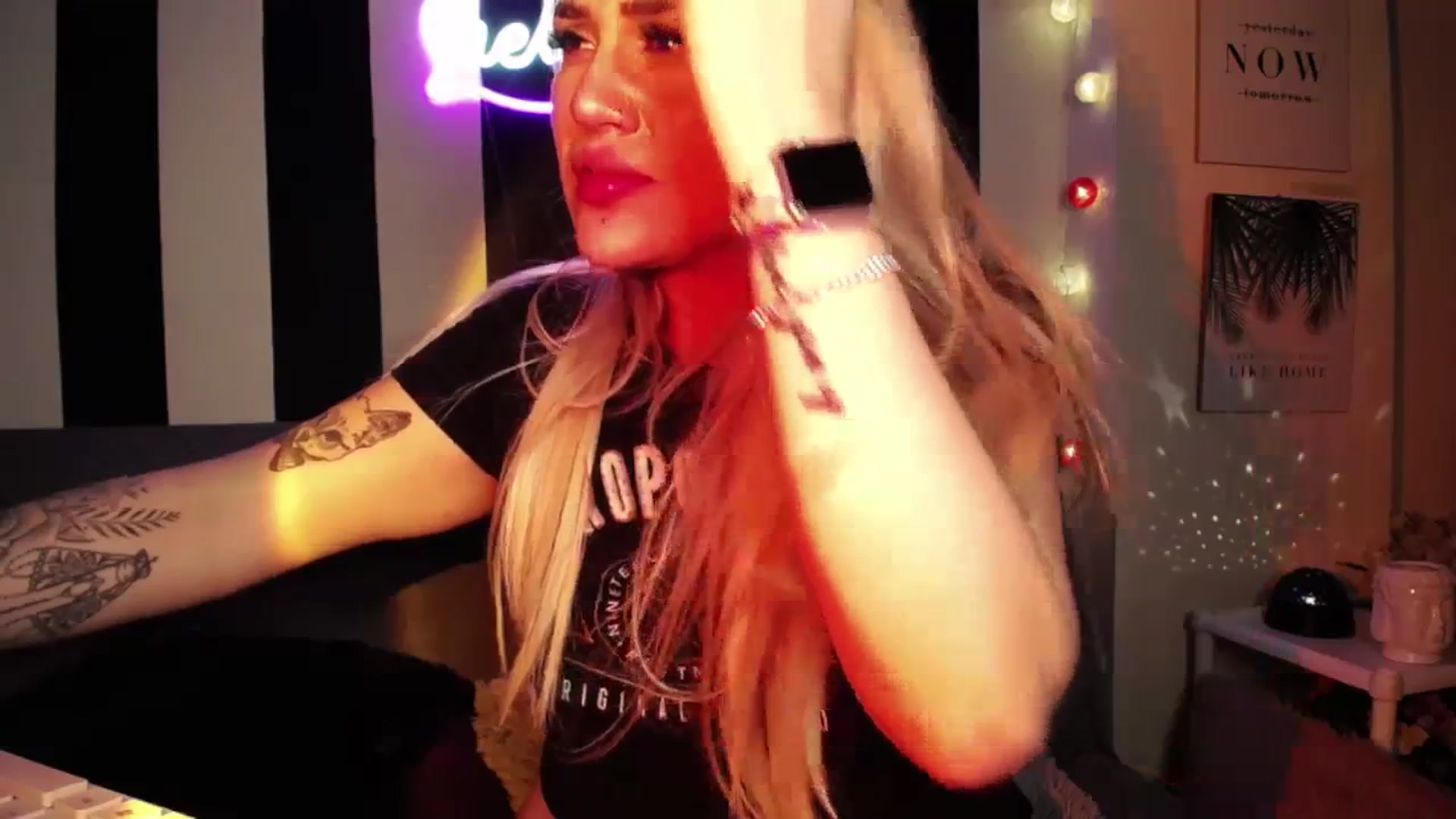 Gallery image thumbnail from Liasmithlatam's myfreecams stream on, 08/29/2023, 08:19 image 7 of 20
