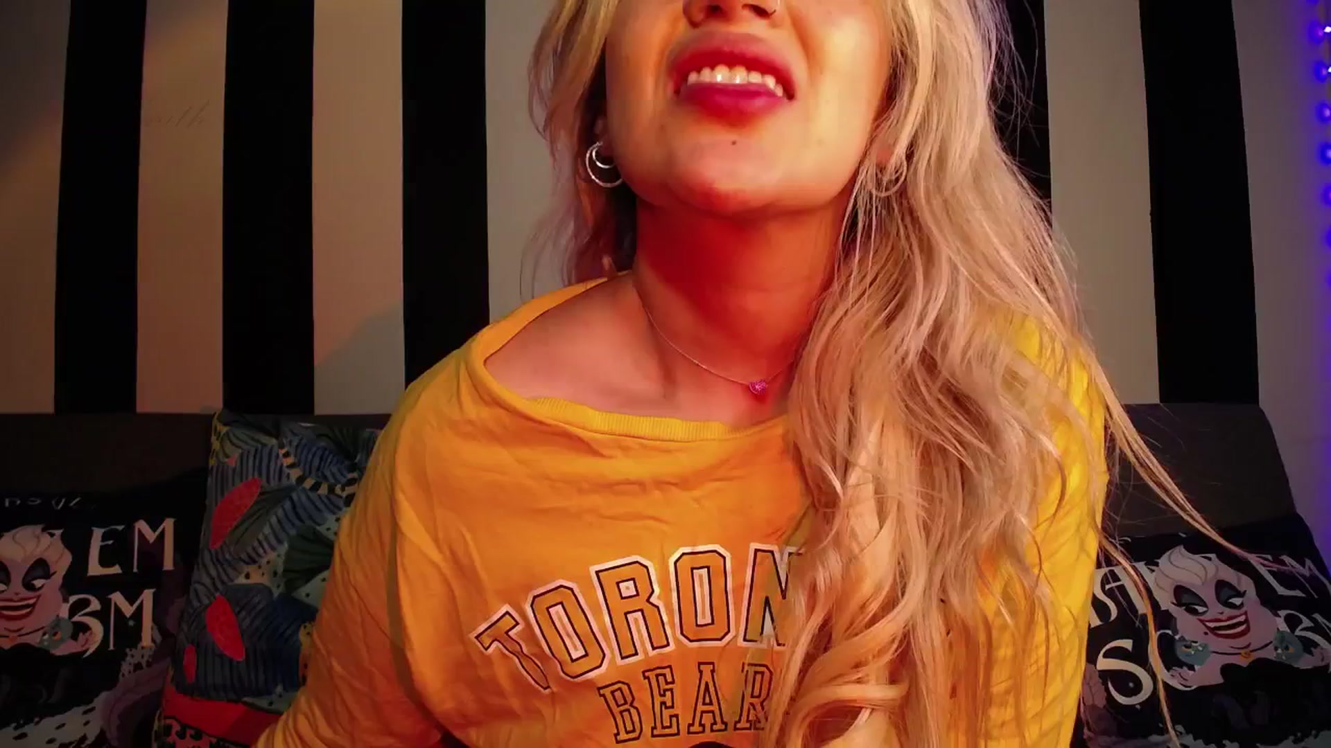 Gallery image thumbnail from Liasmithlatam's myfreecams stream on, 03/20/2024, 08:26 image 12 of 20