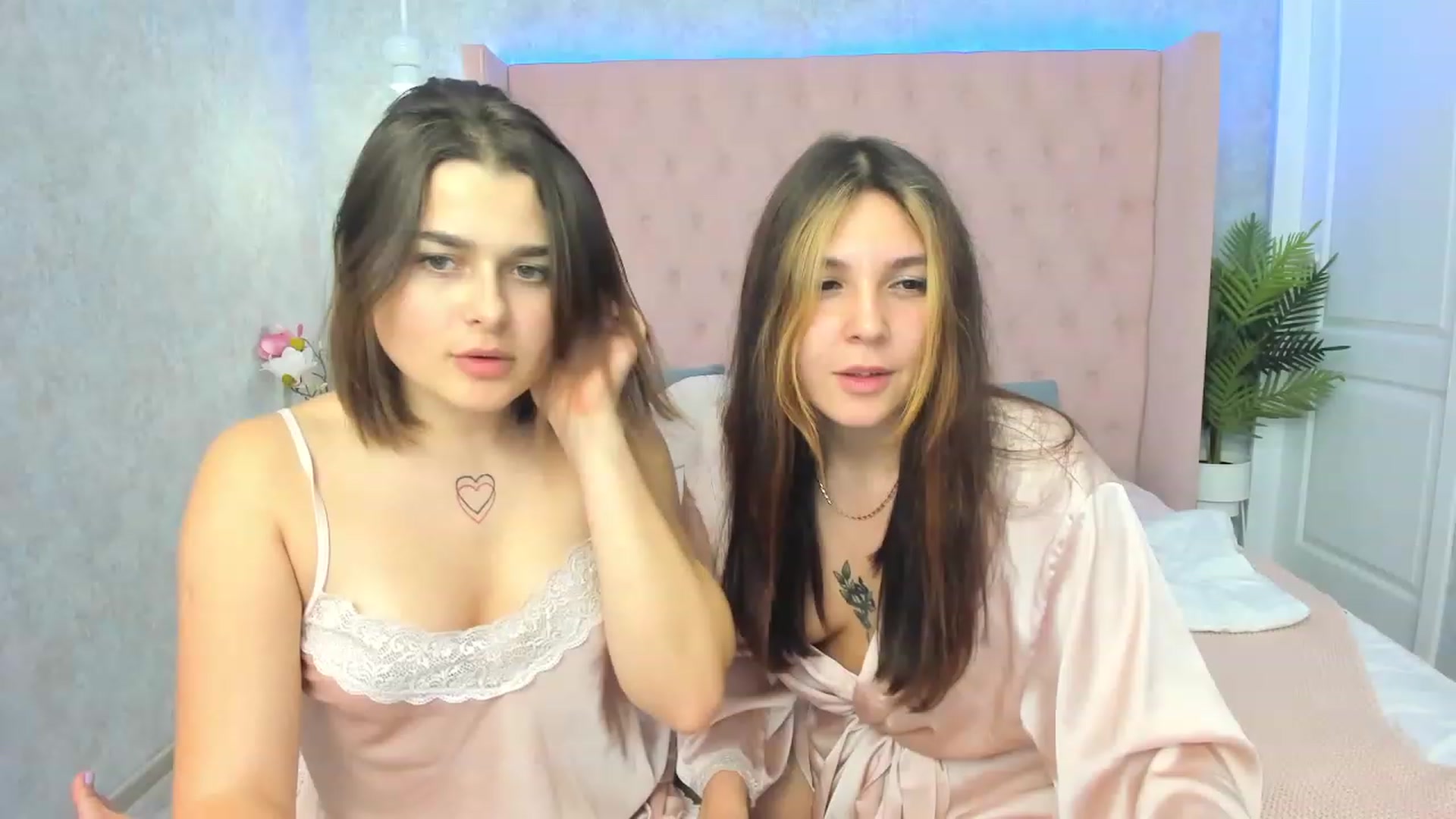 Gallery image thumbnail from LibbiePop's myfreecams stream on, 11/24/2022, 23:03 image 8 of 20