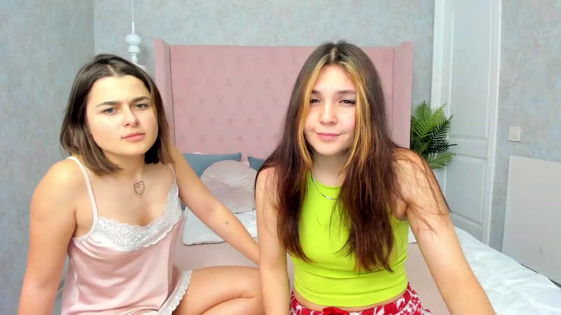 Gallery image thumbnail from LibbiePop's myfreecams stream on, 11/25/2022, 03:07 image 17 of 20