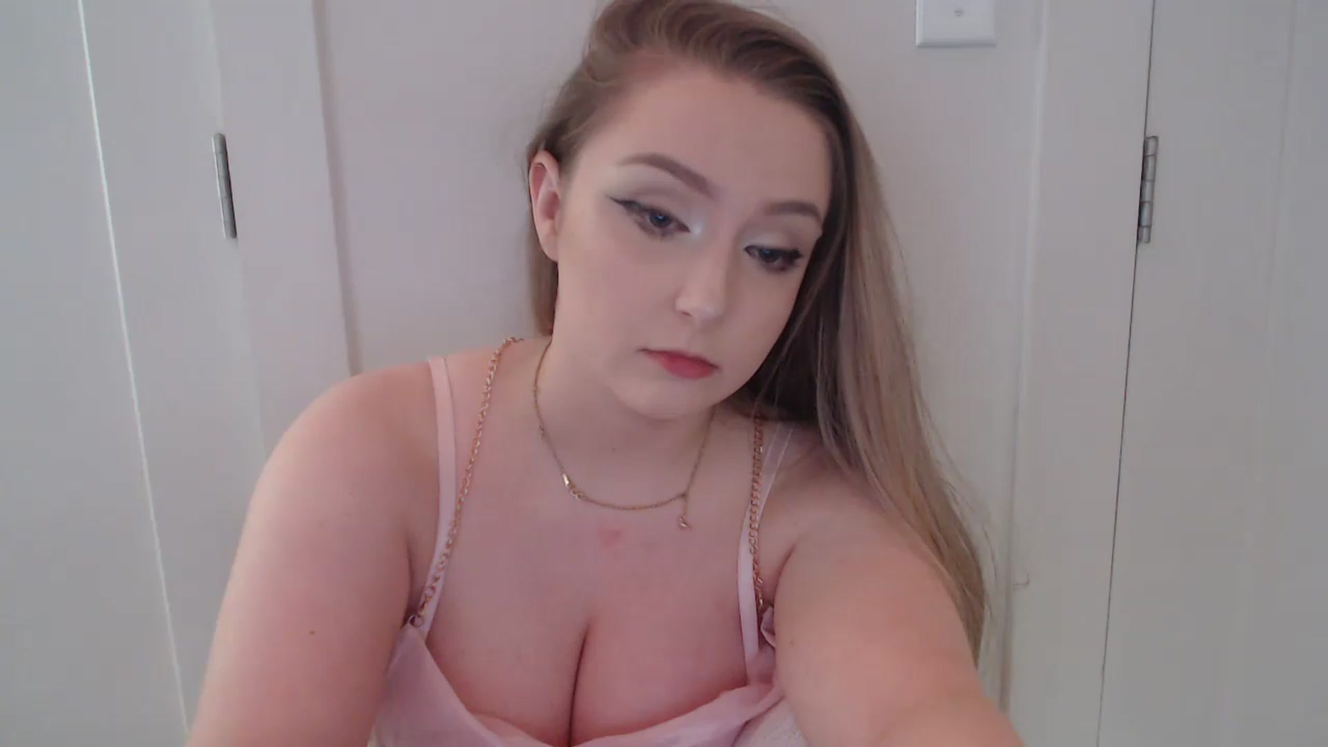 Gallery image thumbnail from LibbyxDoe's myfreecams stream on, 11/14/2022, 14:29 image 12 of 20