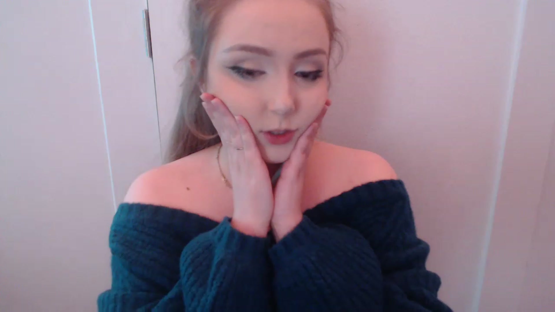 Gallery image thumbnail from LibbyxDoe's myfreecams stream on, 11/19/2022, 12:43 image 10 of 20