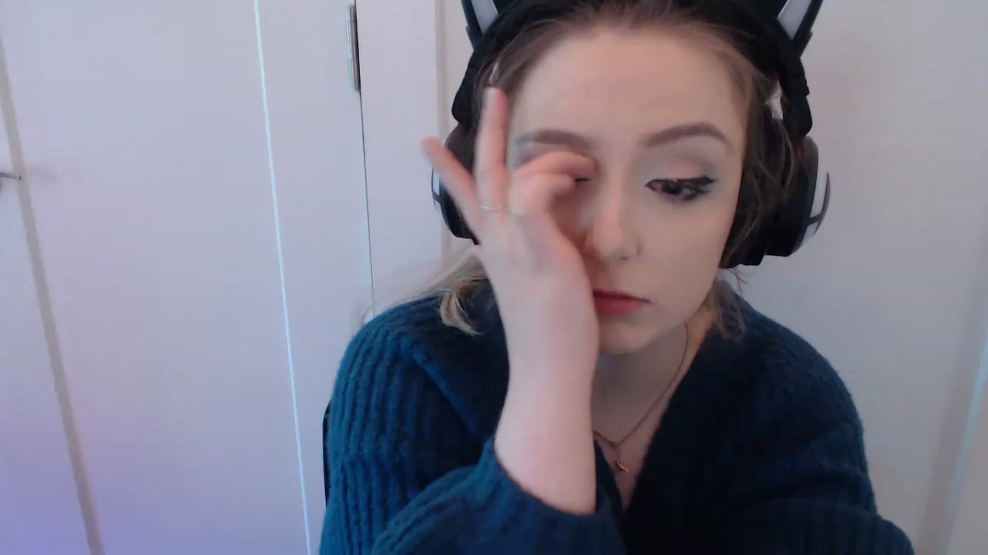 Gallery image thumbnail from LibbyxDoe's myfreecams stream on, 11/19/2022, 15:53 image 12 of 20