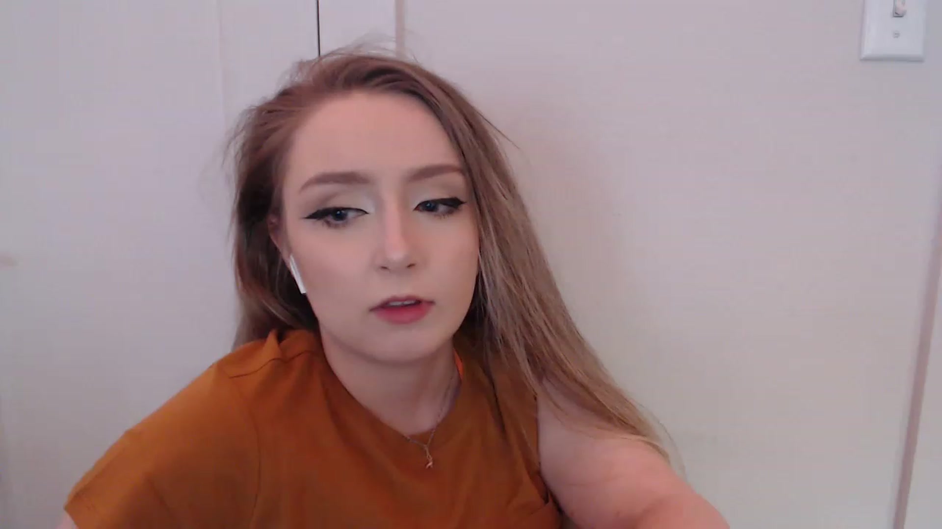 Gallery image thumbnail from LibbyxDoe's myfreecams stream on, 11/25/2022, 07:06 image 3 of 20