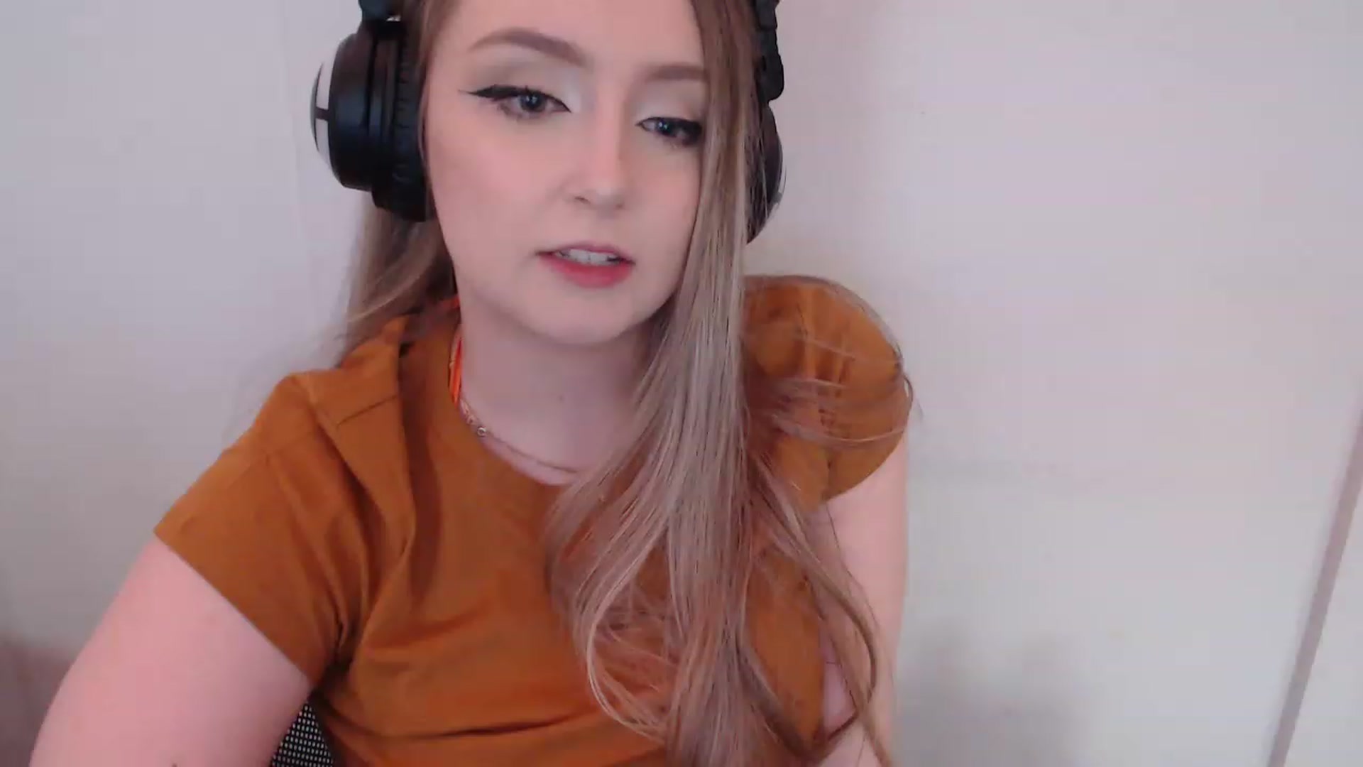 Gallery image thumbnail from LibbyxDoe's myfreecams stream on, 11/25/2022, 07:53 image 11 of 20