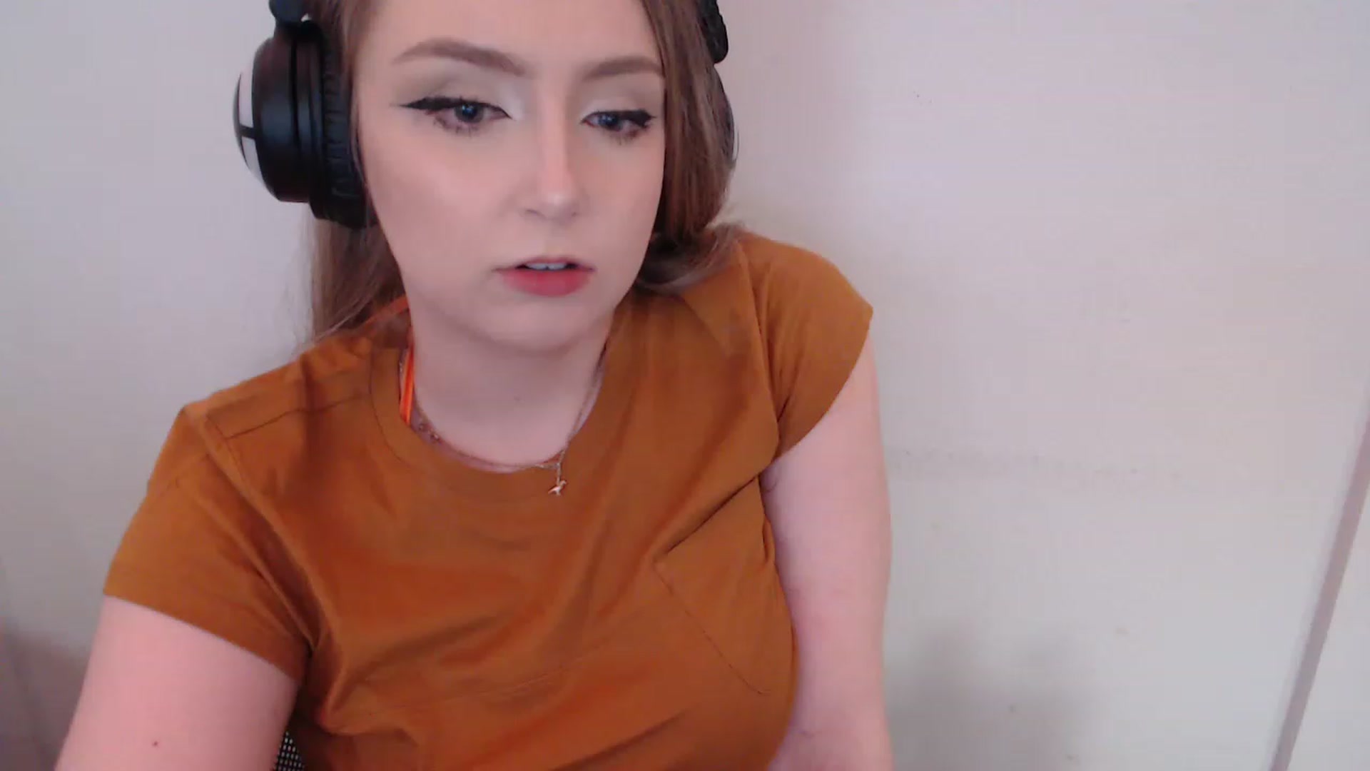 Gallery image thumbnail from LibbyxDoe's myfreecams stream on, 11/25/2022, 07:53 image 7 of 20