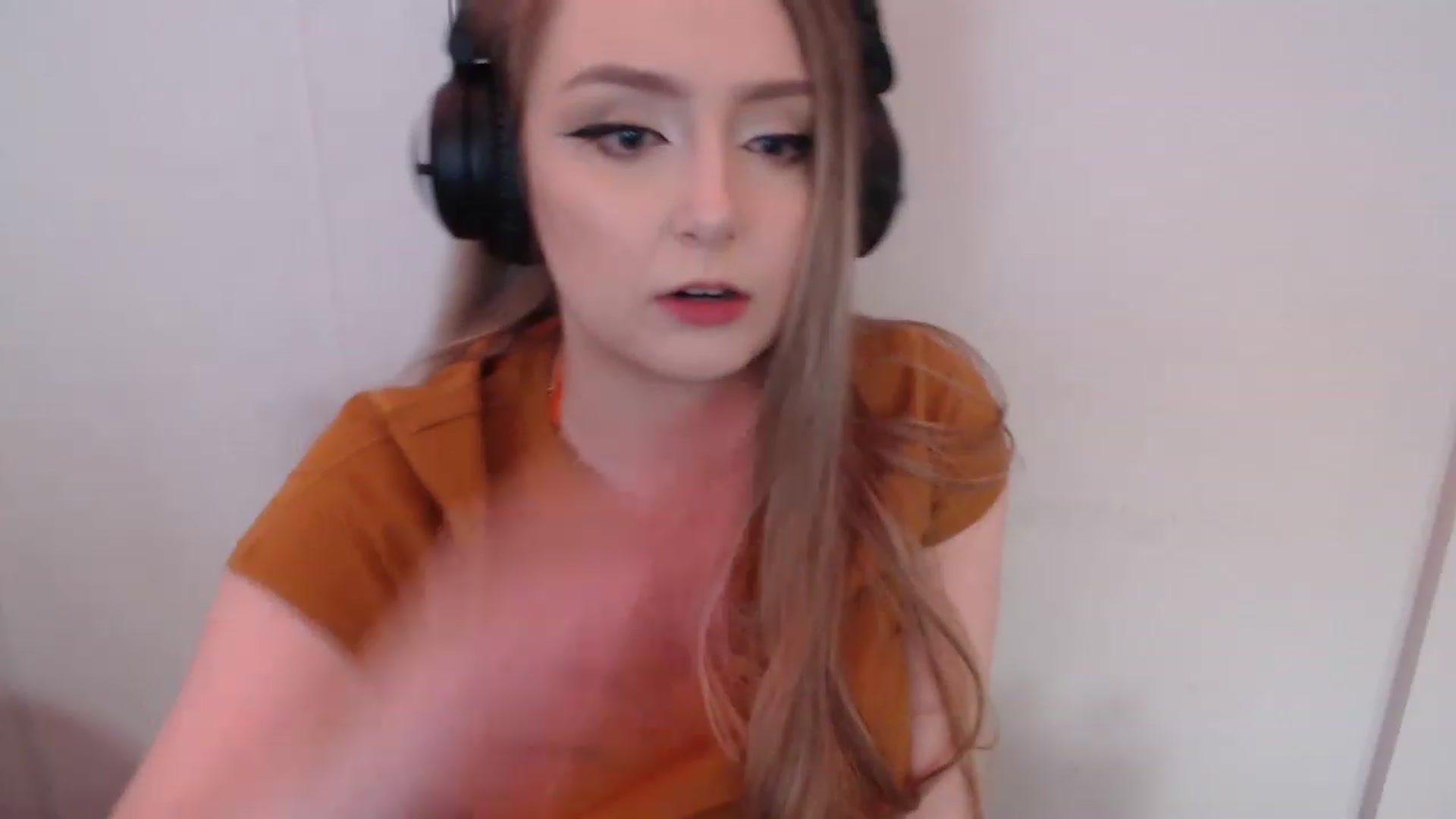 Gallery image thumbnail from LibbyxDoe's myfreecams stream on, 11/25/2022, 07:53 image 10 of 20