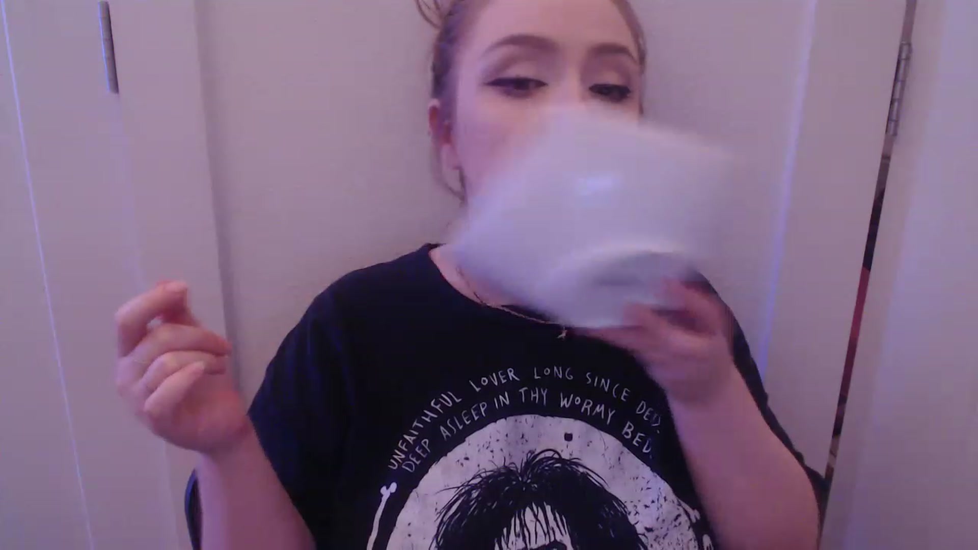 Gallery image thumbnail from LibbyxDoe's myfreecams stream on, 12/08/2022, 10:26 image 20 of 20