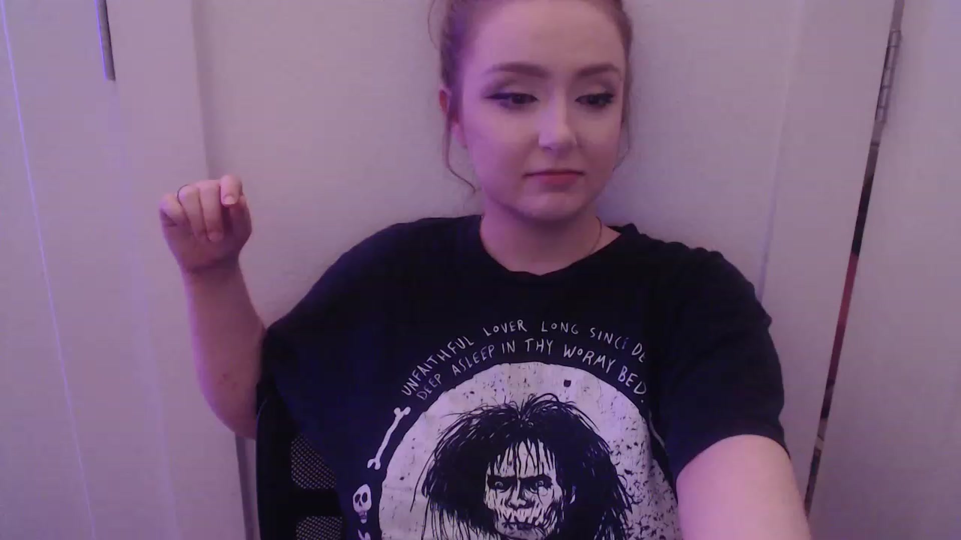 Gallery image thumbnail from LibbyxDoe's myfreecams stream on, 12/08/2022, 10:41 image 1 of 20