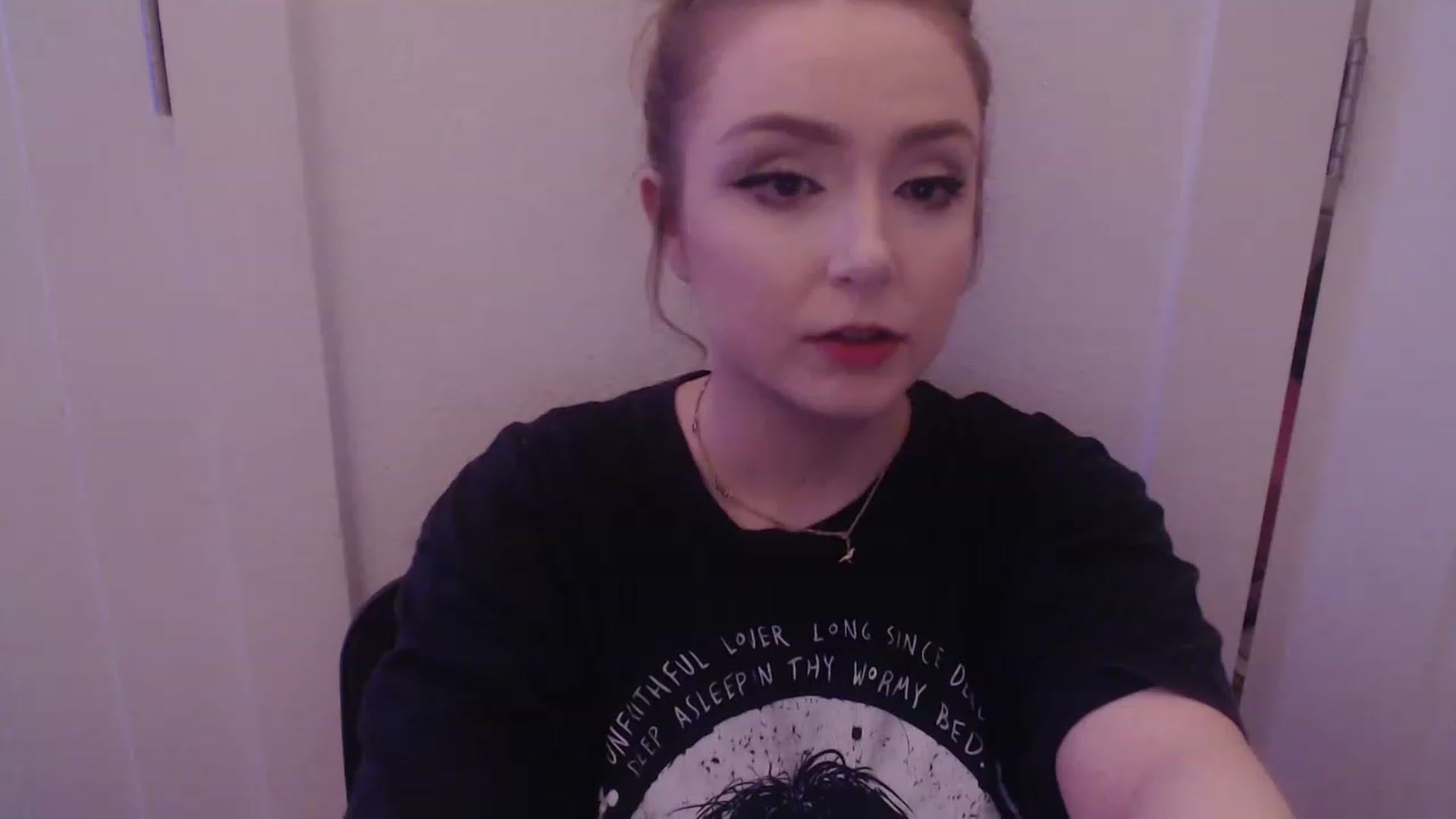Gallery image thumbnail from LibbyxDoe's myfreecams stream on, 12/08/2022, 10:41 image 8 of 20