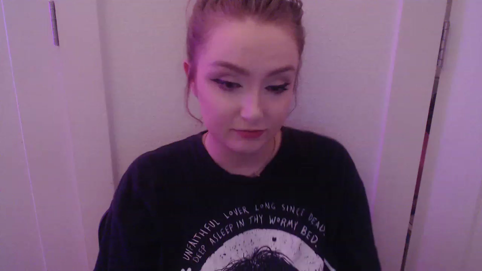 Gallery image thumbnail from LibbyxDoe's myfreecams stream on, 12/08/2022, 10:41 image 2 of 20
