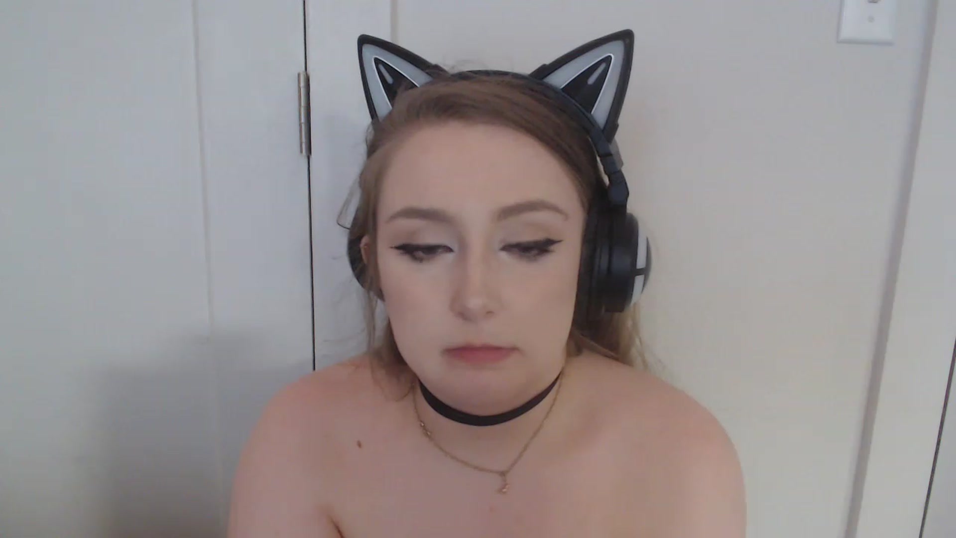 Gallery image thumbnail from LibbyxDoe's myfreecams stream on, 12/15/2022, 13:03 image 12 of 20