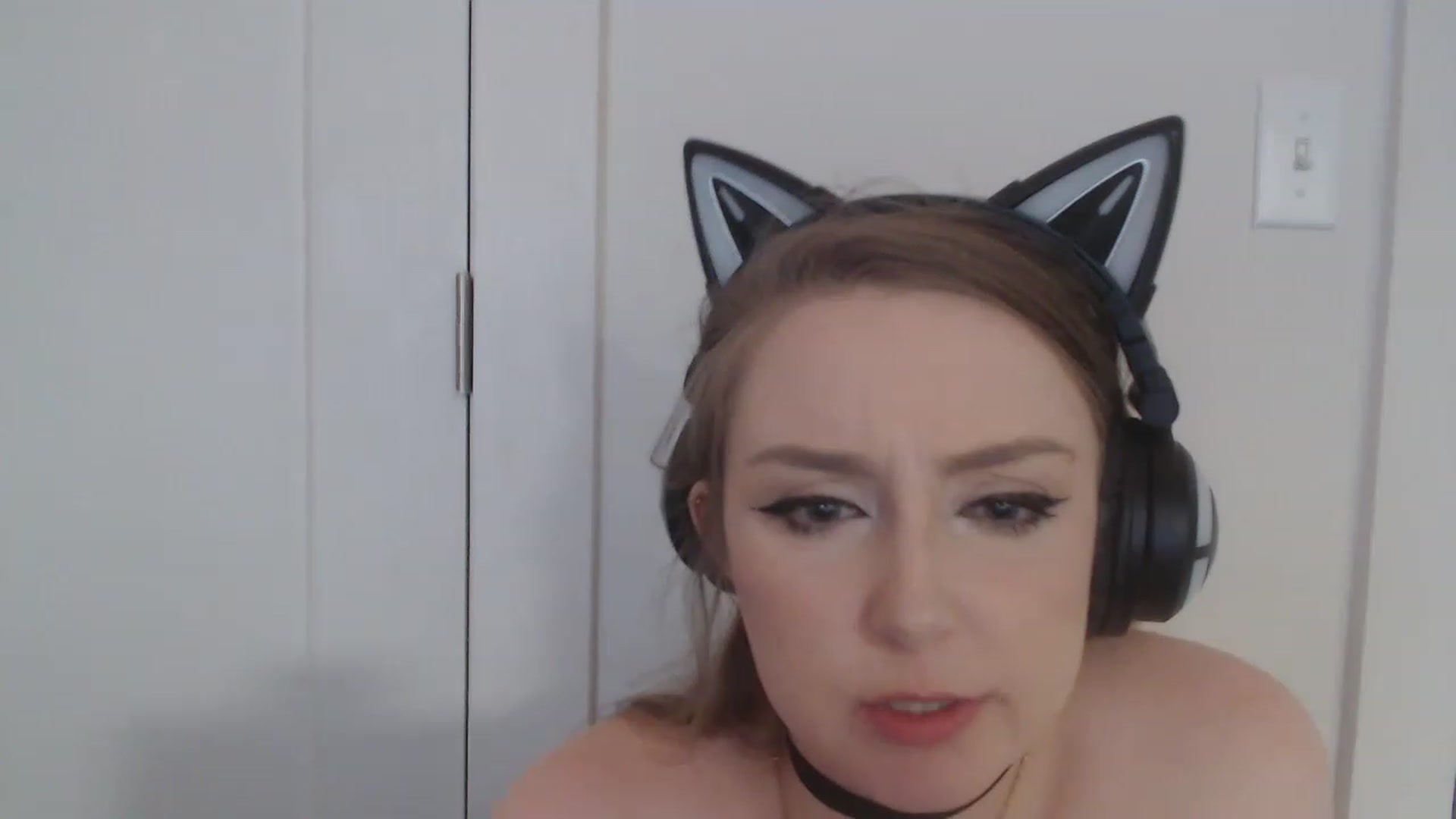 Gallery image thumbnail from LibbyxDoe's myfreecams stream on, 12/15/2022, 13:03 image 9 of 20