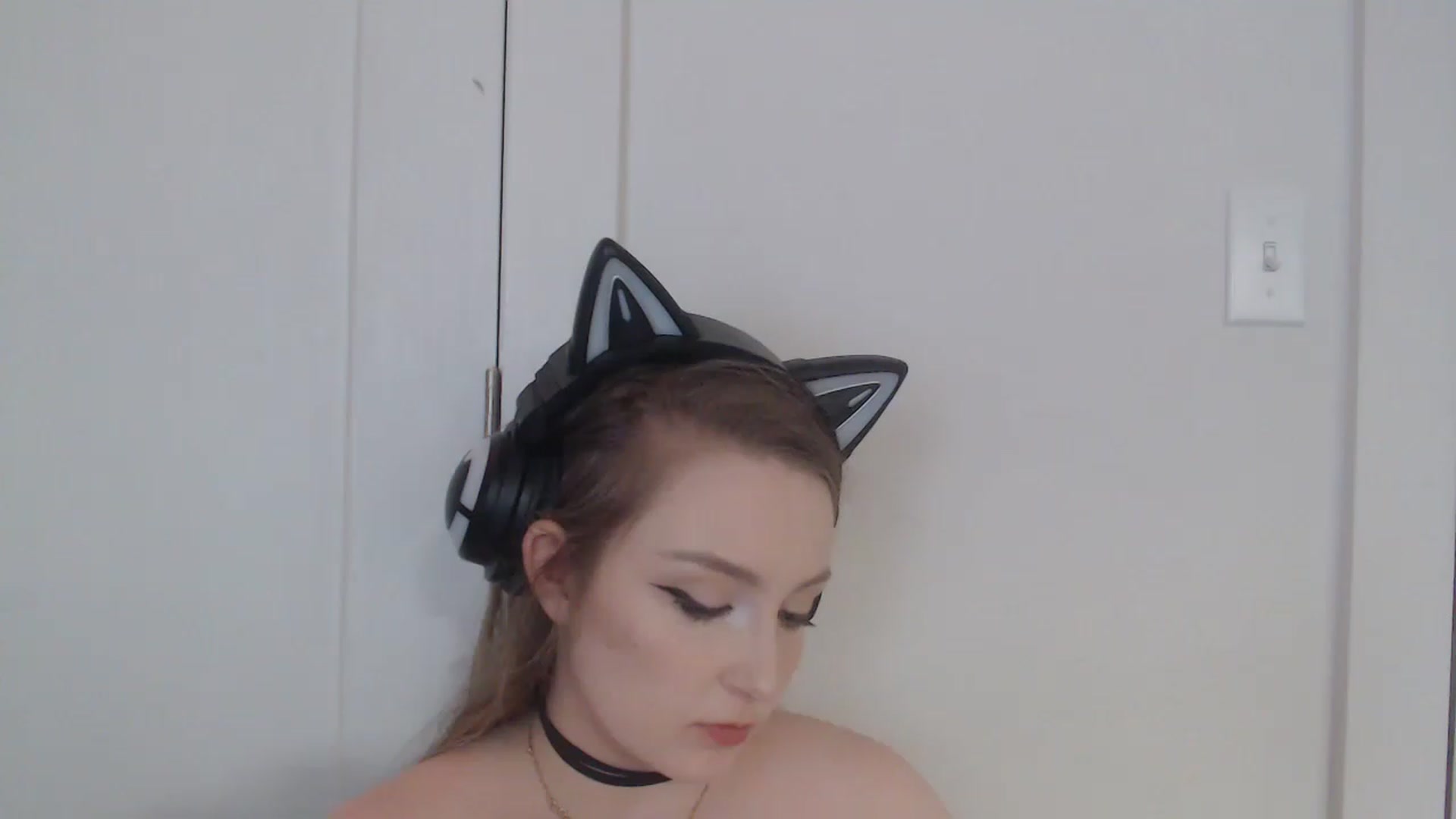 Gallery image thumbnail from LibbyxDoe's myfreecams stream on, 12/15/2022, 13:03 image 8 of 20