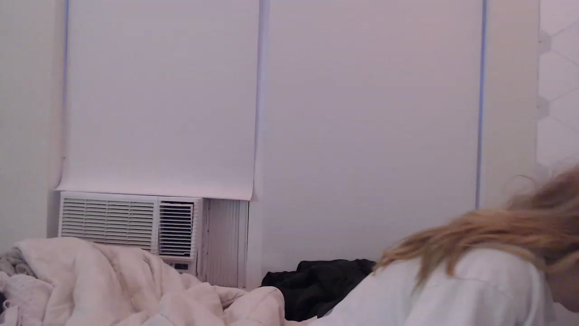 Gallery image thumbnail from LibbyxDoe's myfreecams stream on, 12/21/2022, 23:20 image 14 of 20