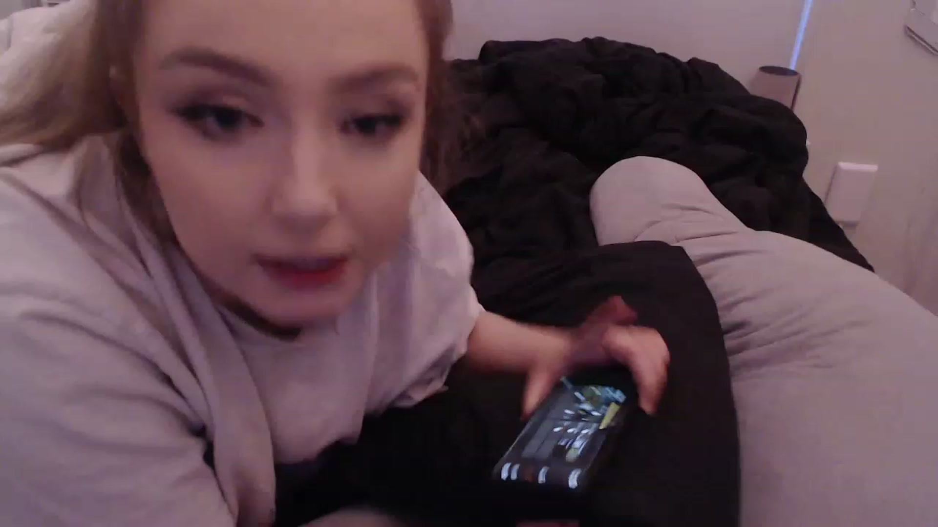 Gallery image thumbnail from LibbyxDoe's myfreecams stream on, 12/21/2022, 23:20 image 5 of 20