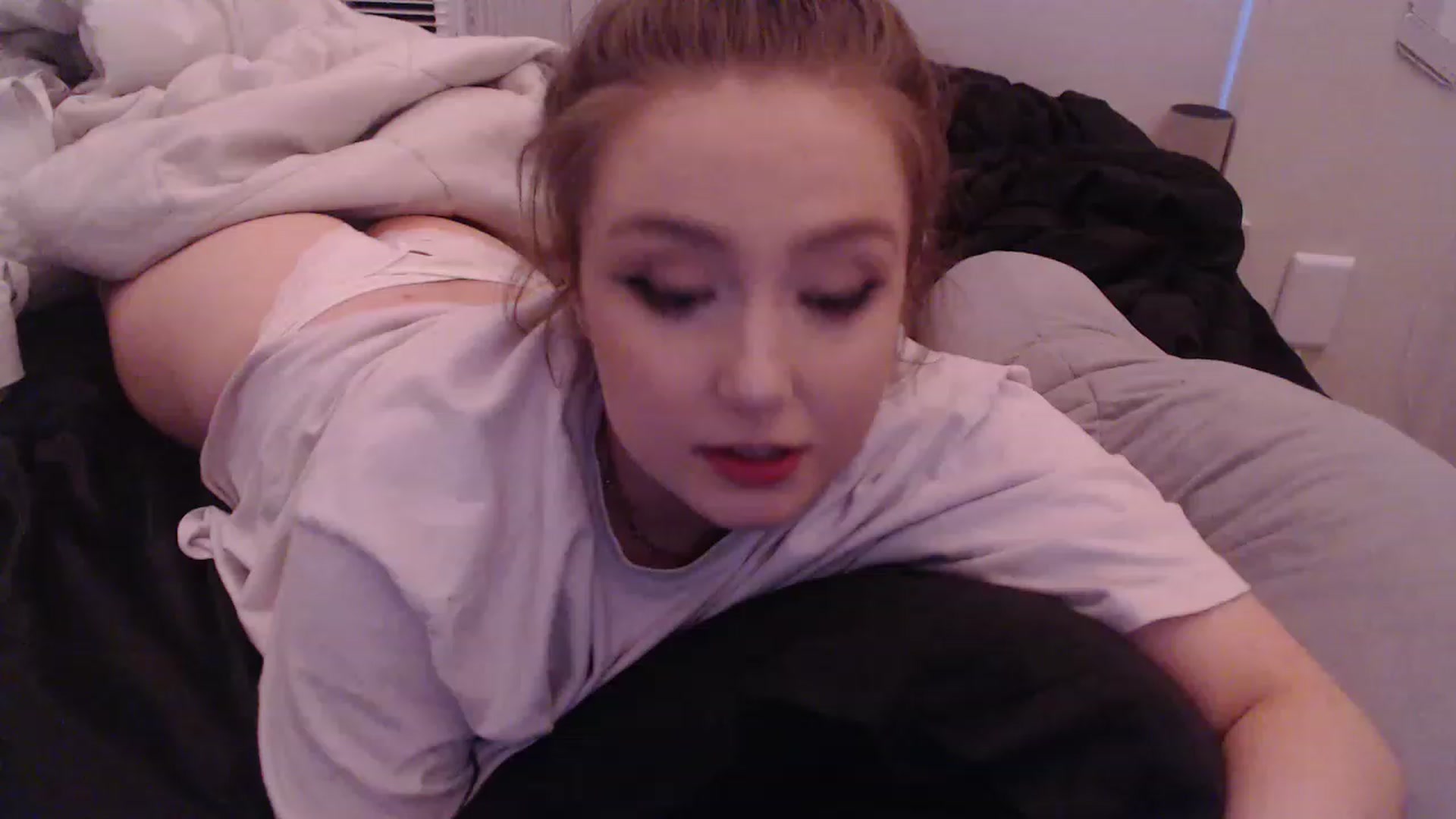 Gallery image thumbnail from LibbyxDoe's myfreecams stream on, 12/21/2022, 23:20 image 9 of 20