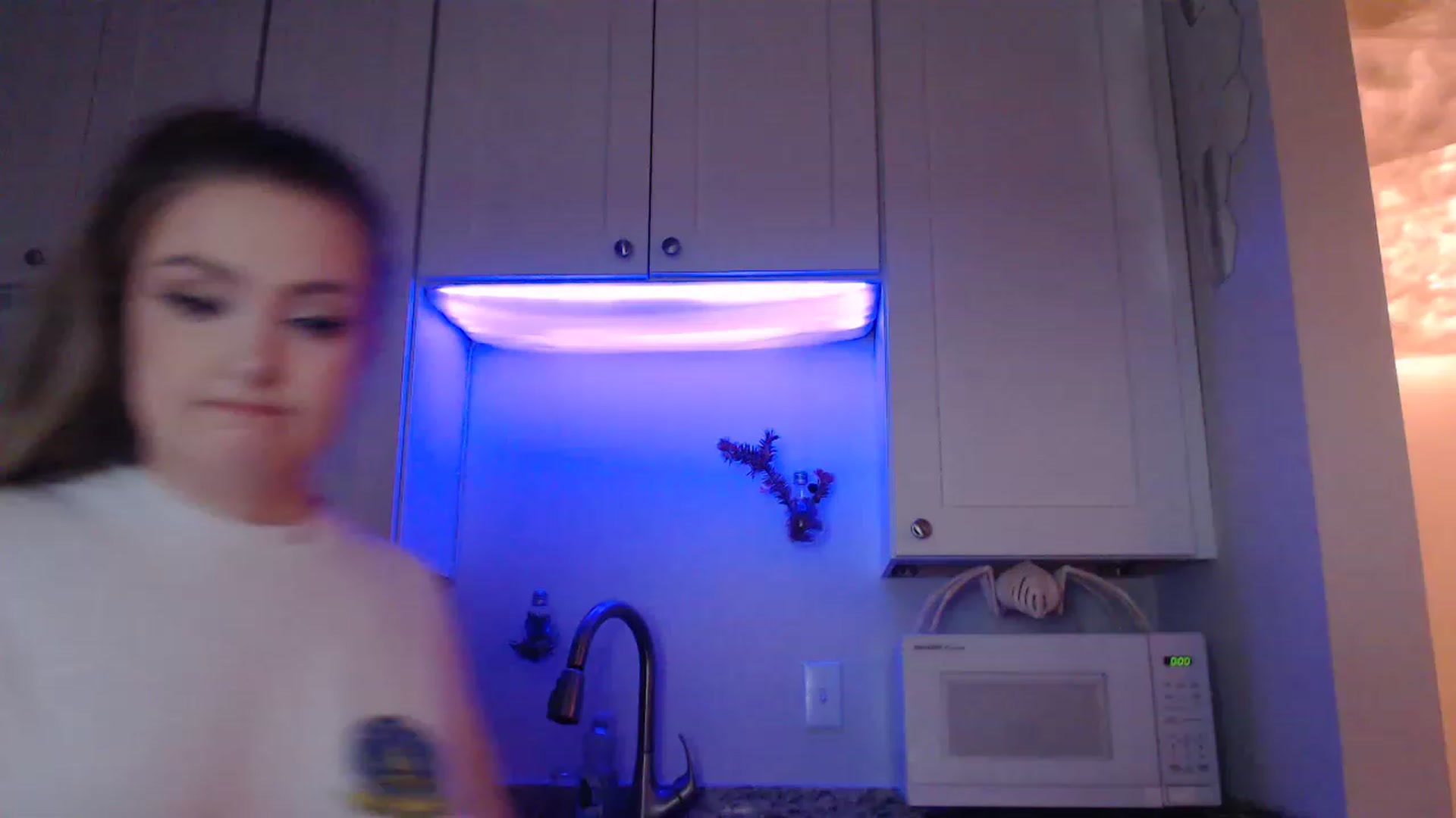 Gallery image thumbnail from LibbyxDoe's myfreecams stream on, 12/21/2022, 23:20 image 2 of 20