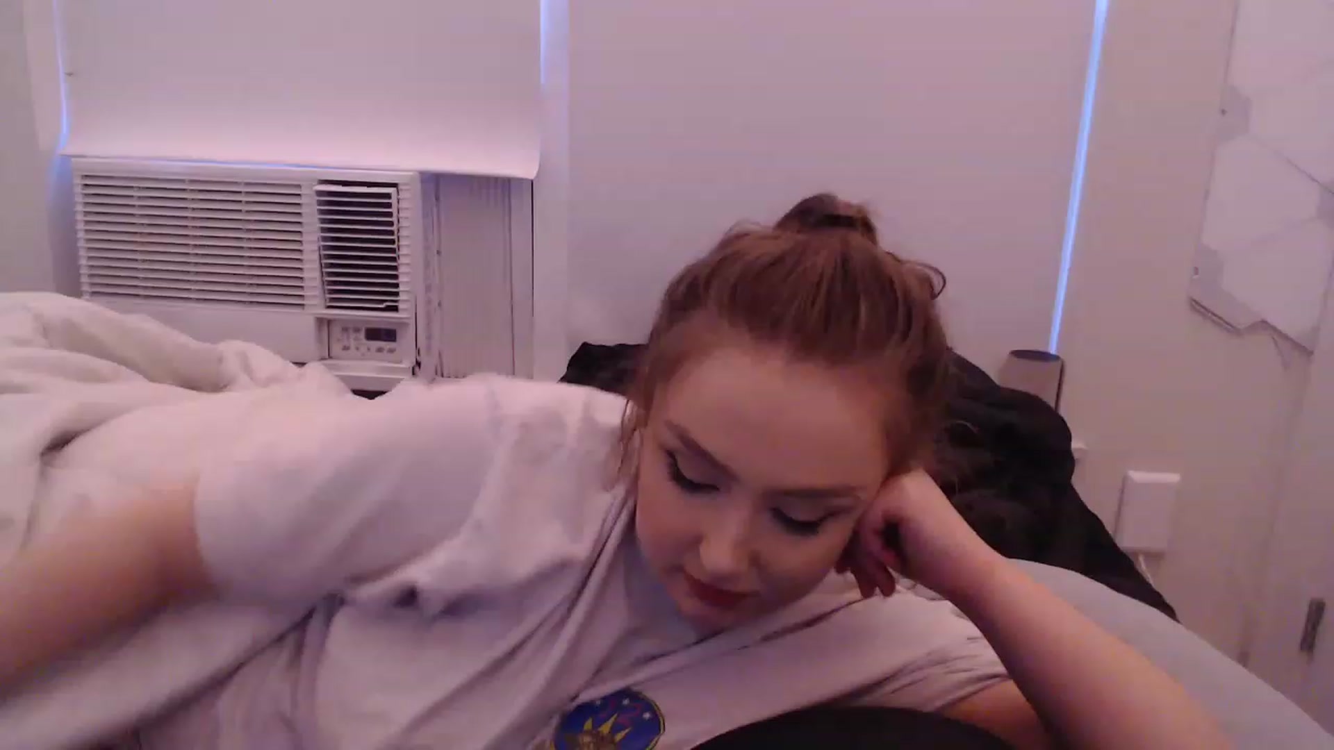 Gallery image thumbnail from LibbyxDoe's myfreecams stream on, 12/21/2022, 23:20 image 3 of 20